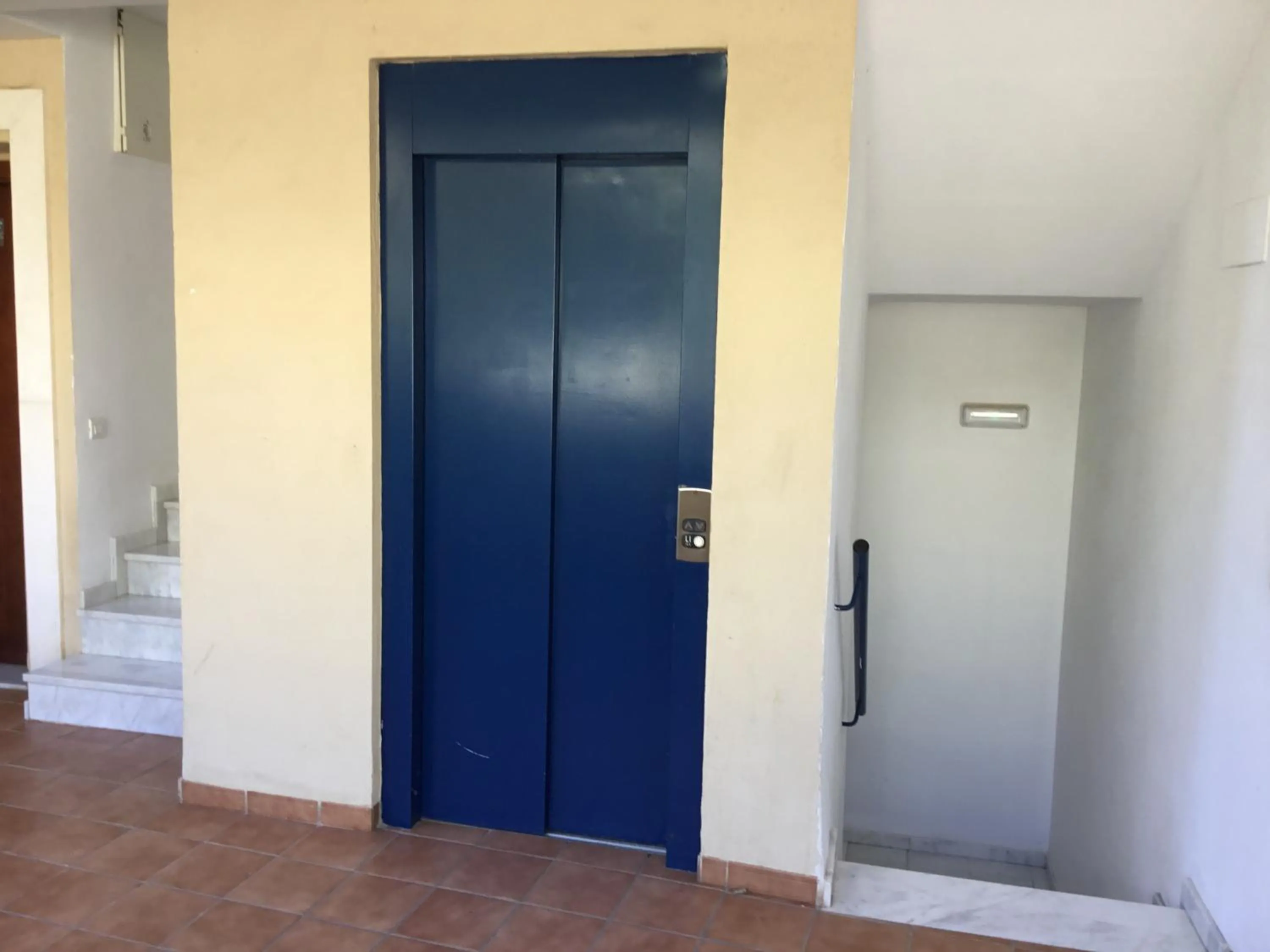 elevator in Fuengirola Apartment