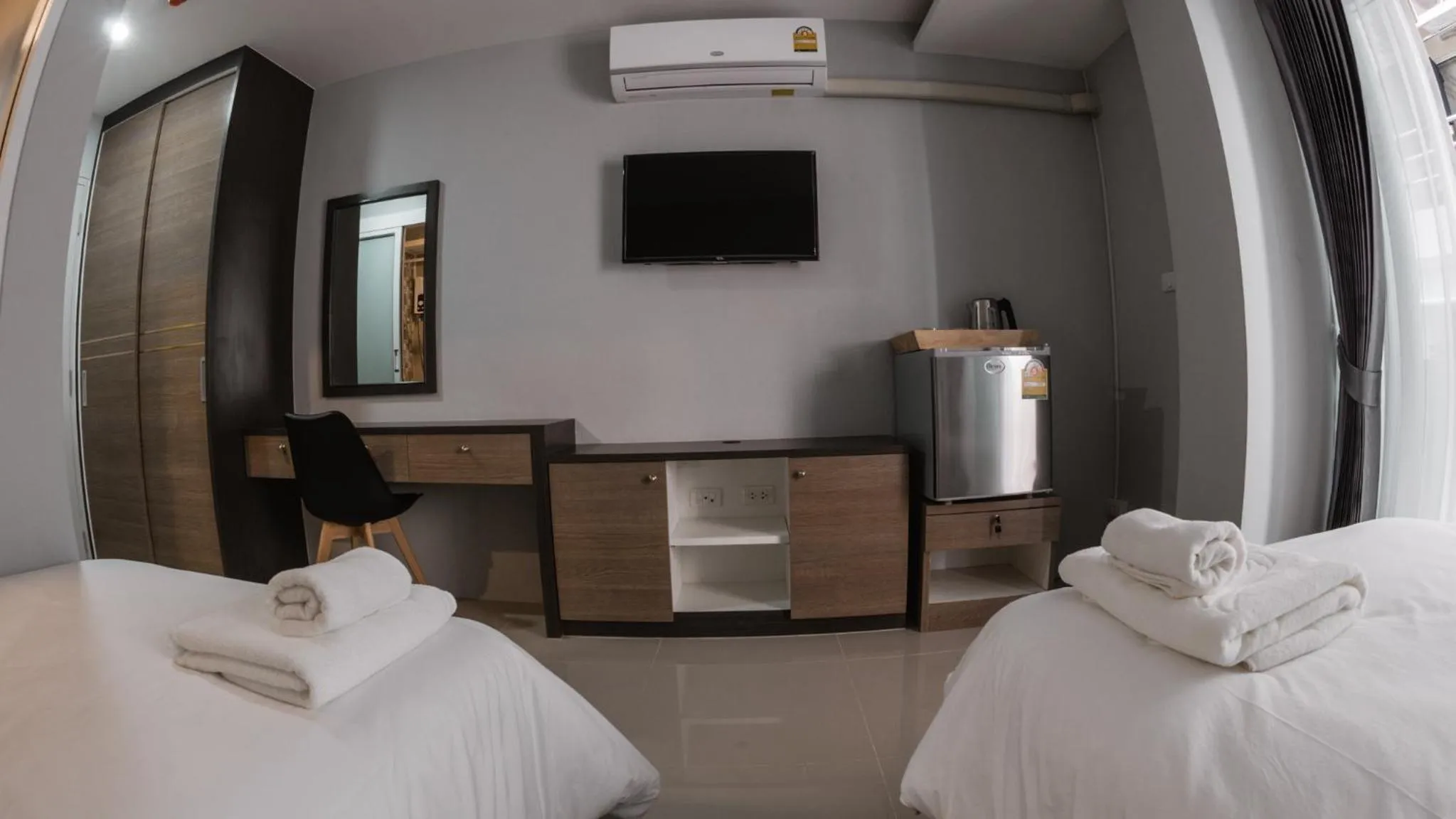 Communal lounge/ TV room, Bed in Step One at Bangkok