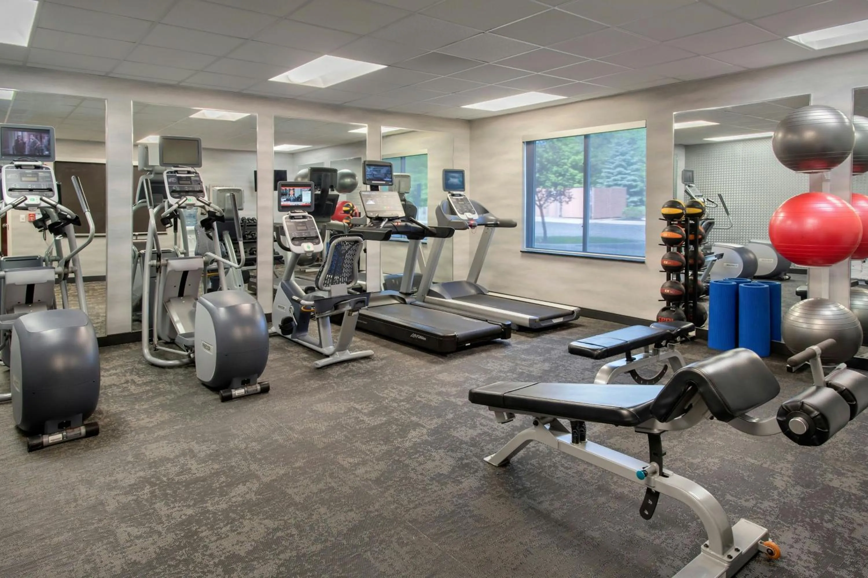 Fitness centre/facilities in Fairfield Inn & Suites by Marriott Watertown Thousand Islands