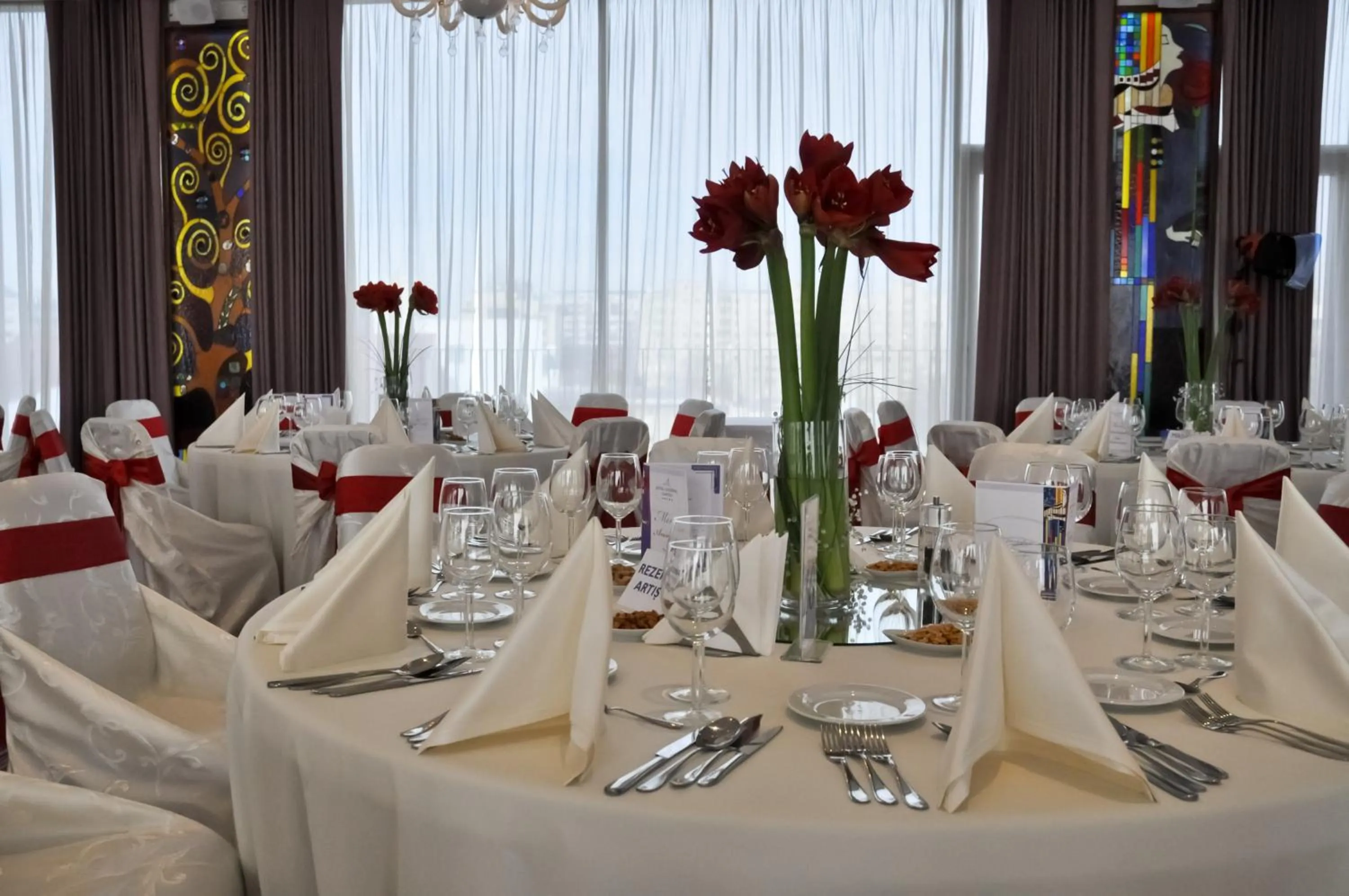 Restaurant/places to eat in Marshal Garden Hotel