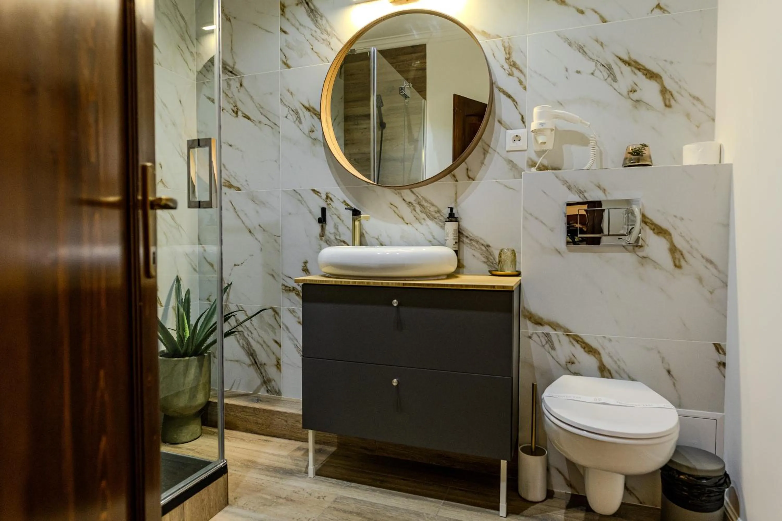 Bathroom in La Maison de Caroline