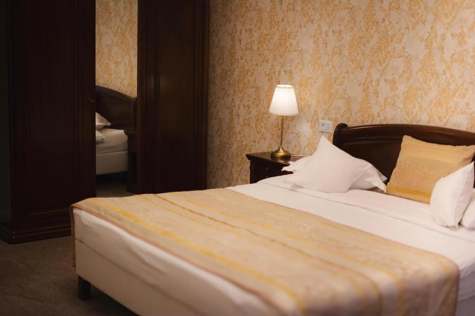 Bedroom, Bed in La Maison de Caroline