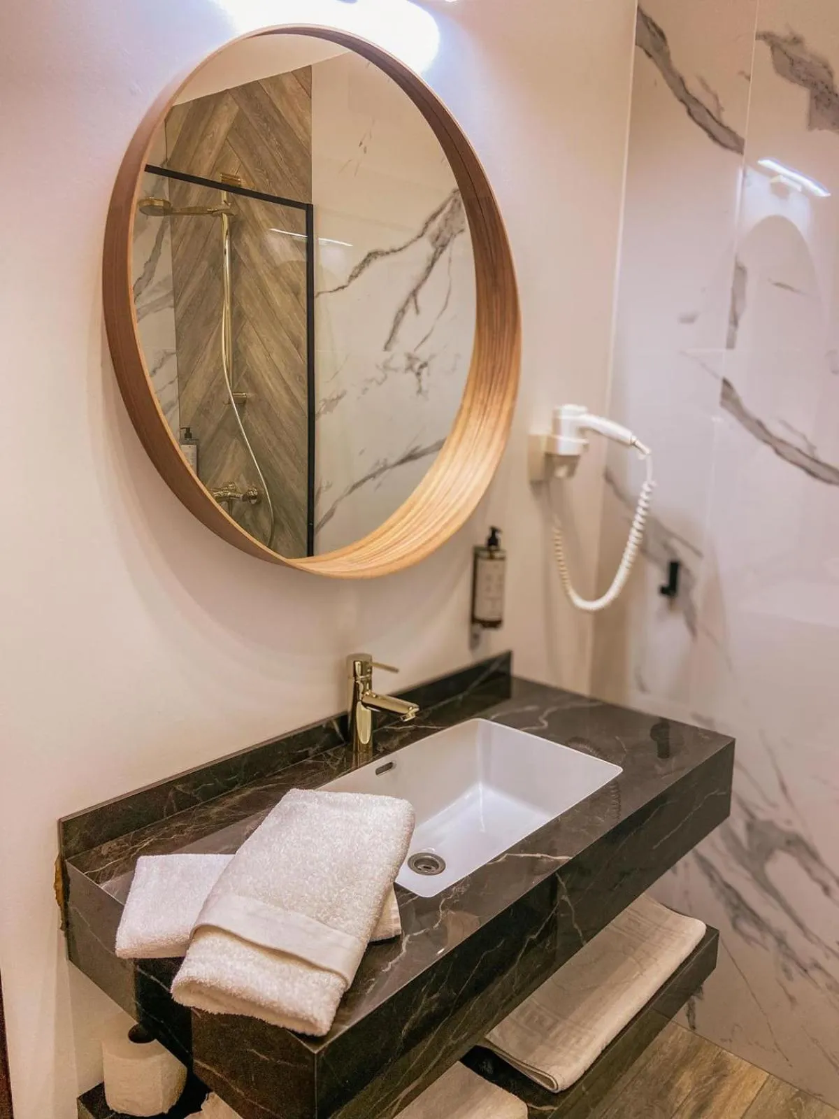 Bathroom in La Maison de Caroline