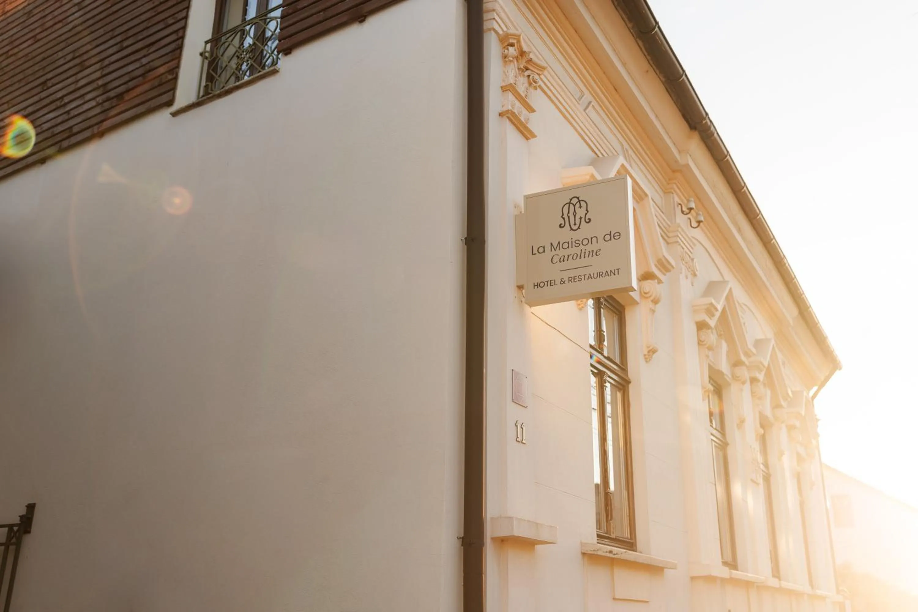 Street view in La Maison de Caroline