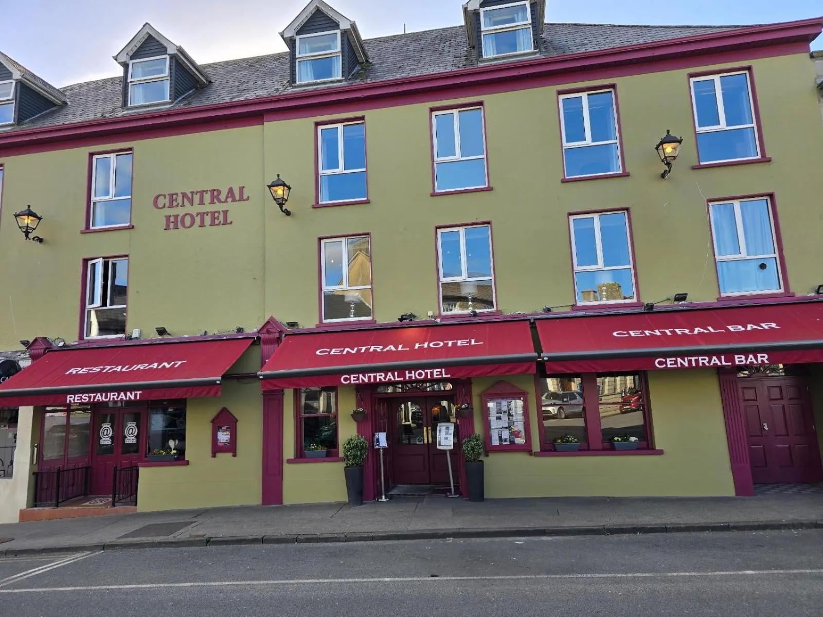Property building in Central Hotel Donegal