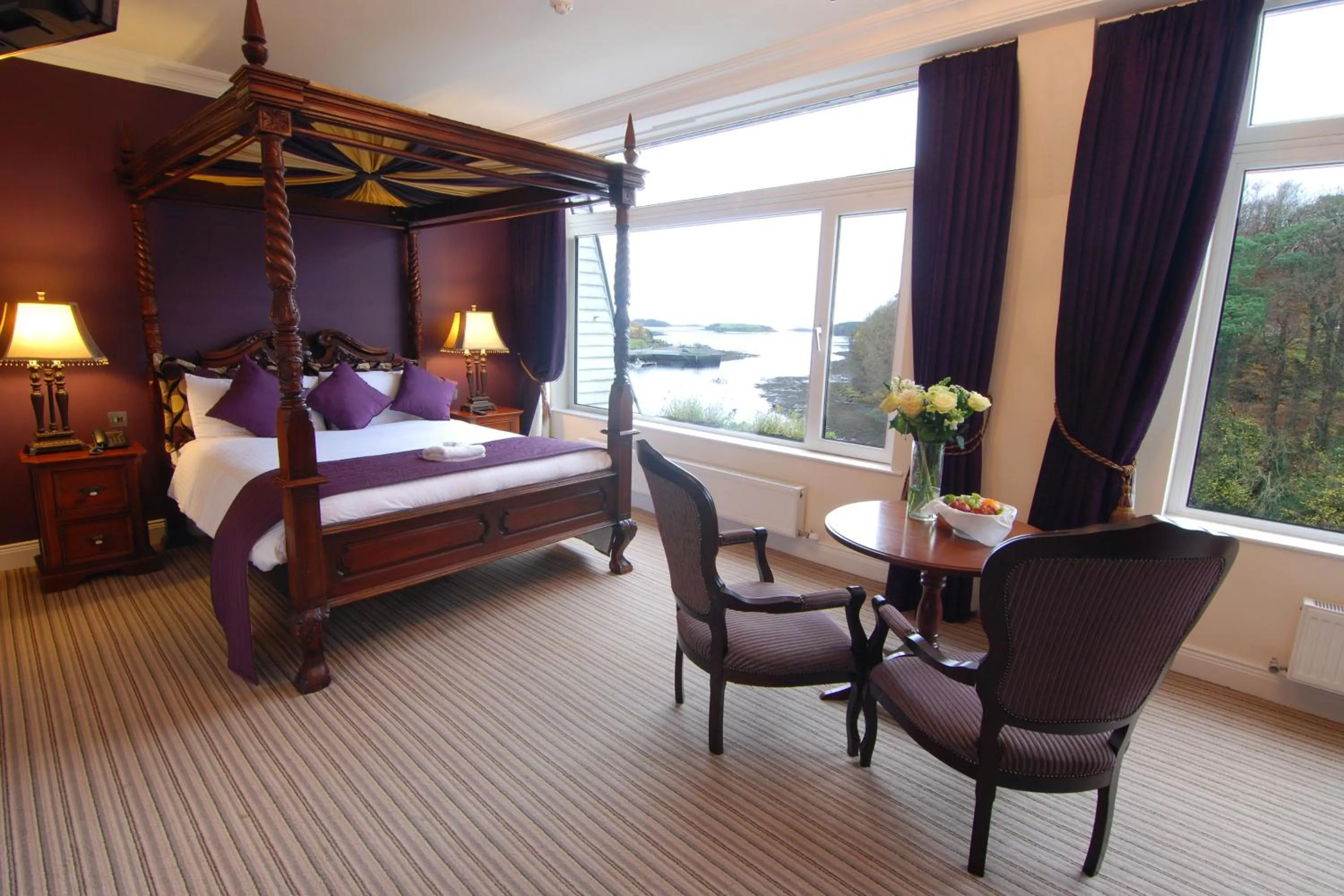 Bedroom, Bed in Central Hotel Donegal