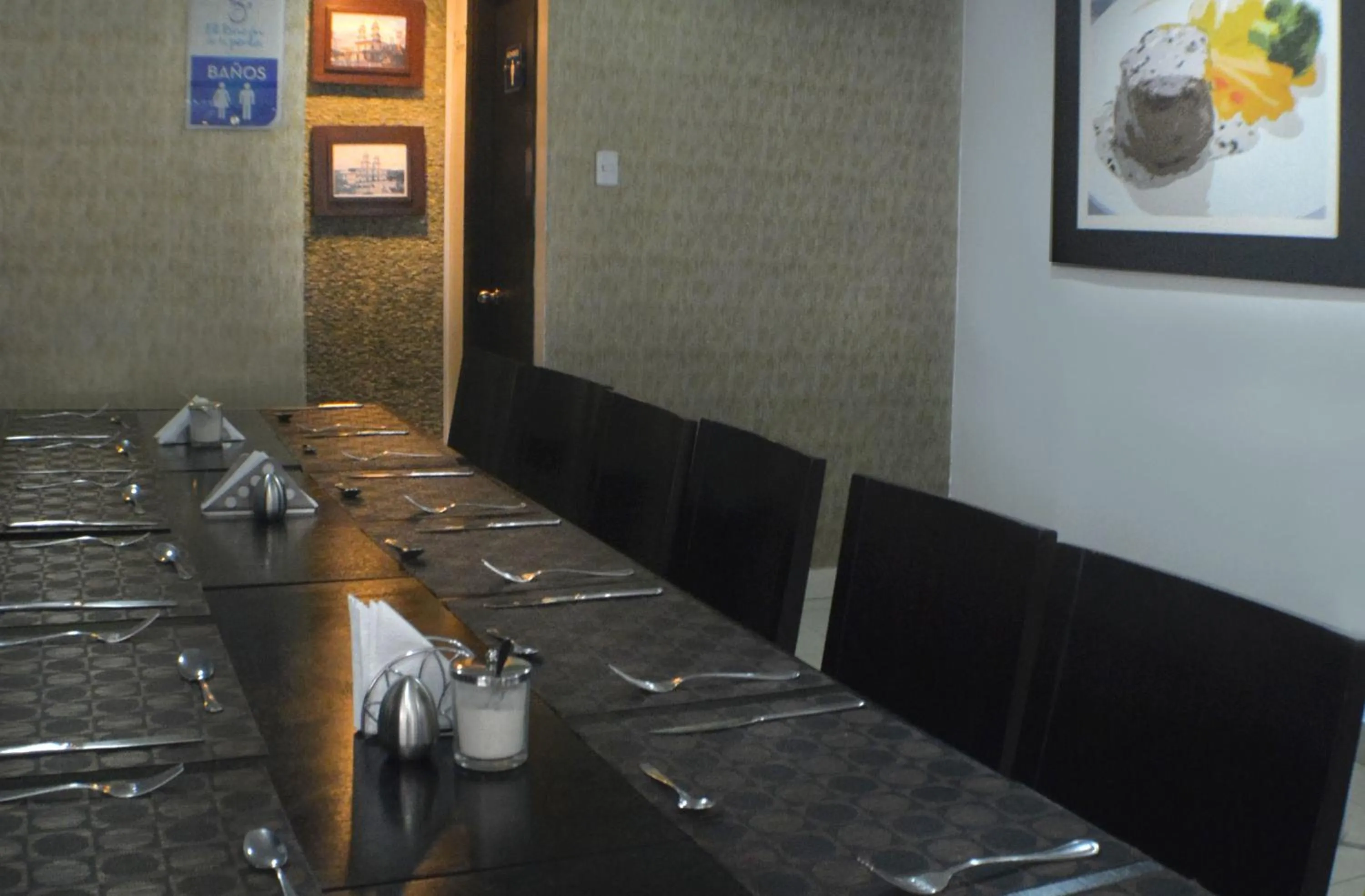 Restaurant/places to eat in Hotel MC Suites - Confort cerca del Aeropuerto