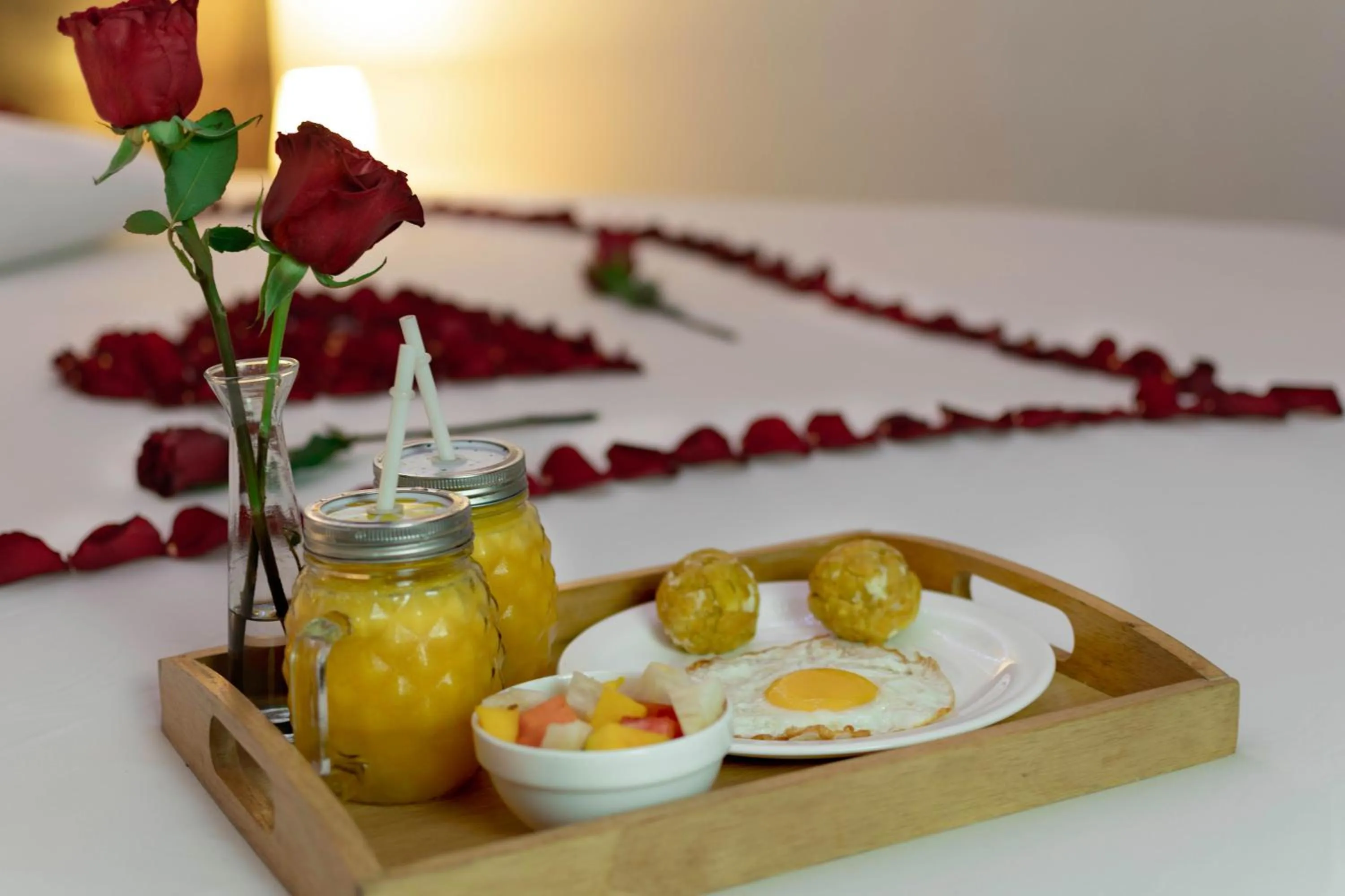 Food and drinks in Hotel MC Suites - Confort cerca del Aeropuerto