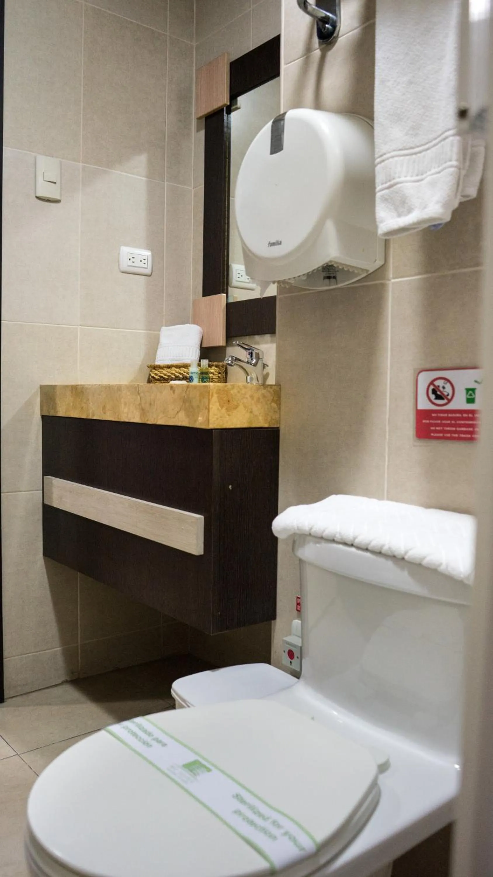 Bathroom in Hotel MC Suites - Confort cerca del Aeropuerto