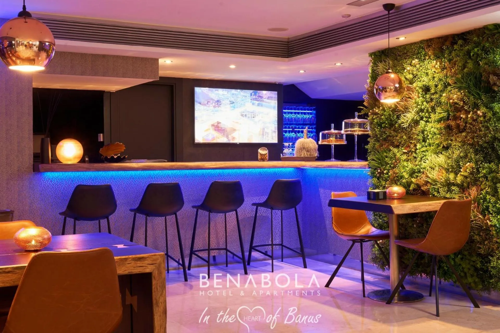 Restaurant/places to eat in Benabola Hotel & Suites