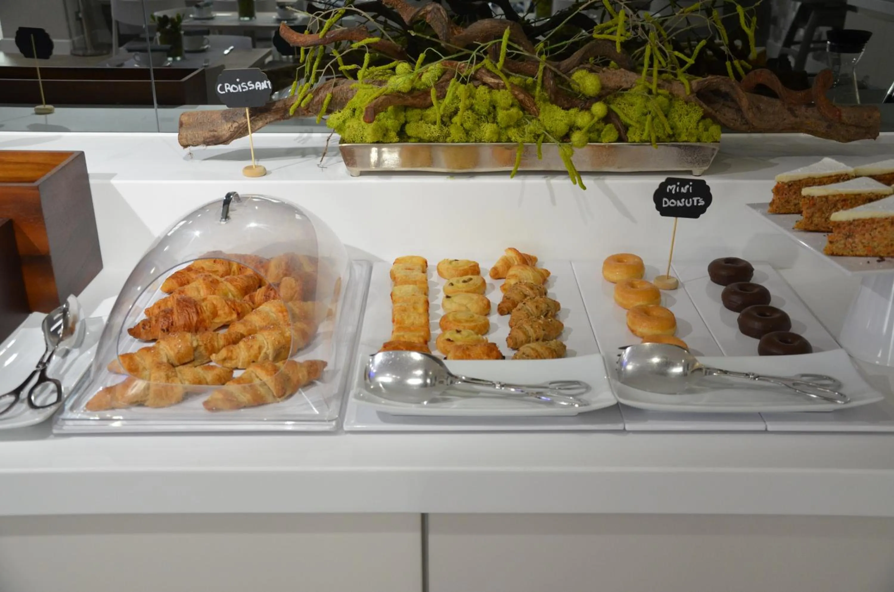 Buffet breakfast in Benabola Hotel & Suites