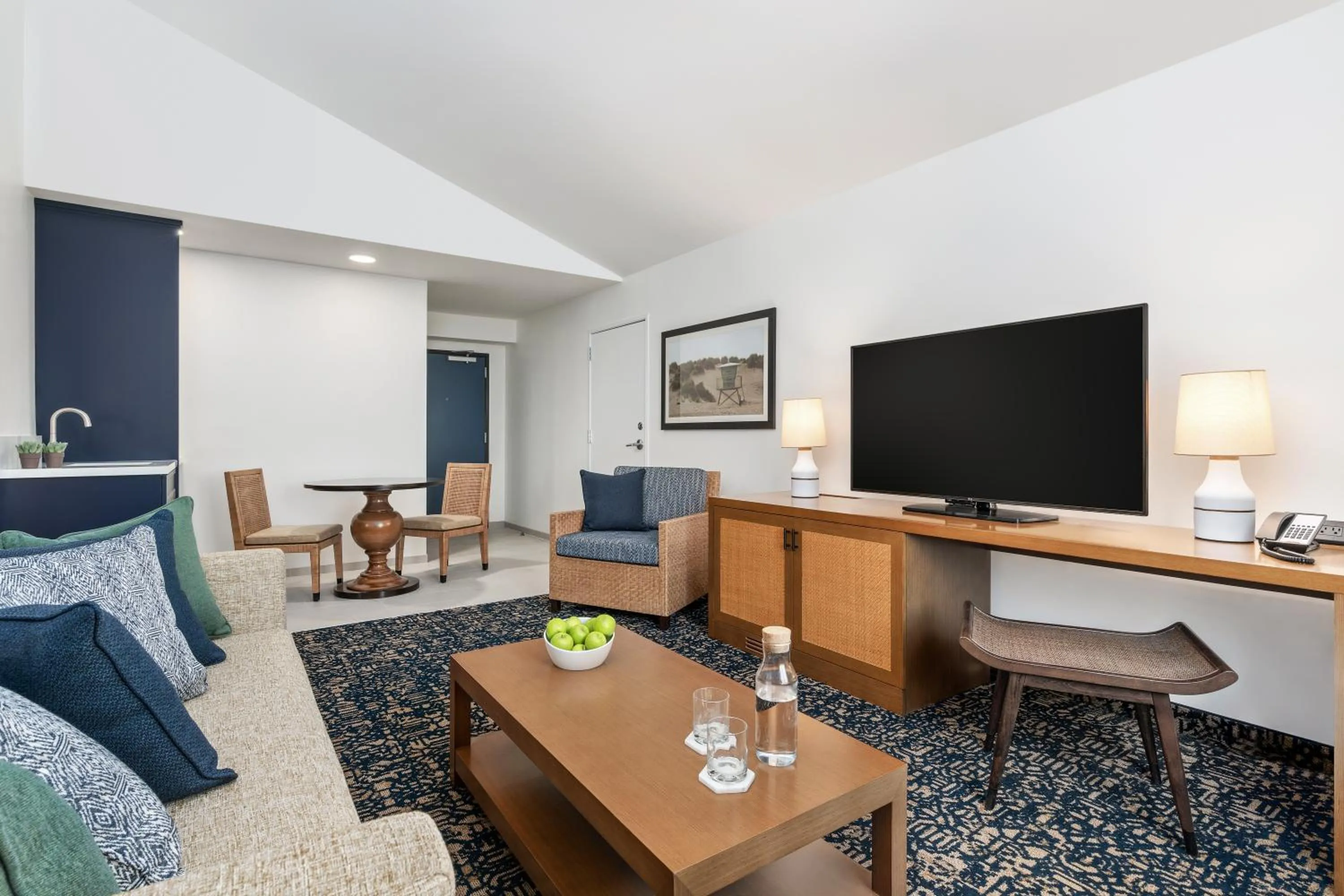 Photo of the whole room in Mason Beach Inn