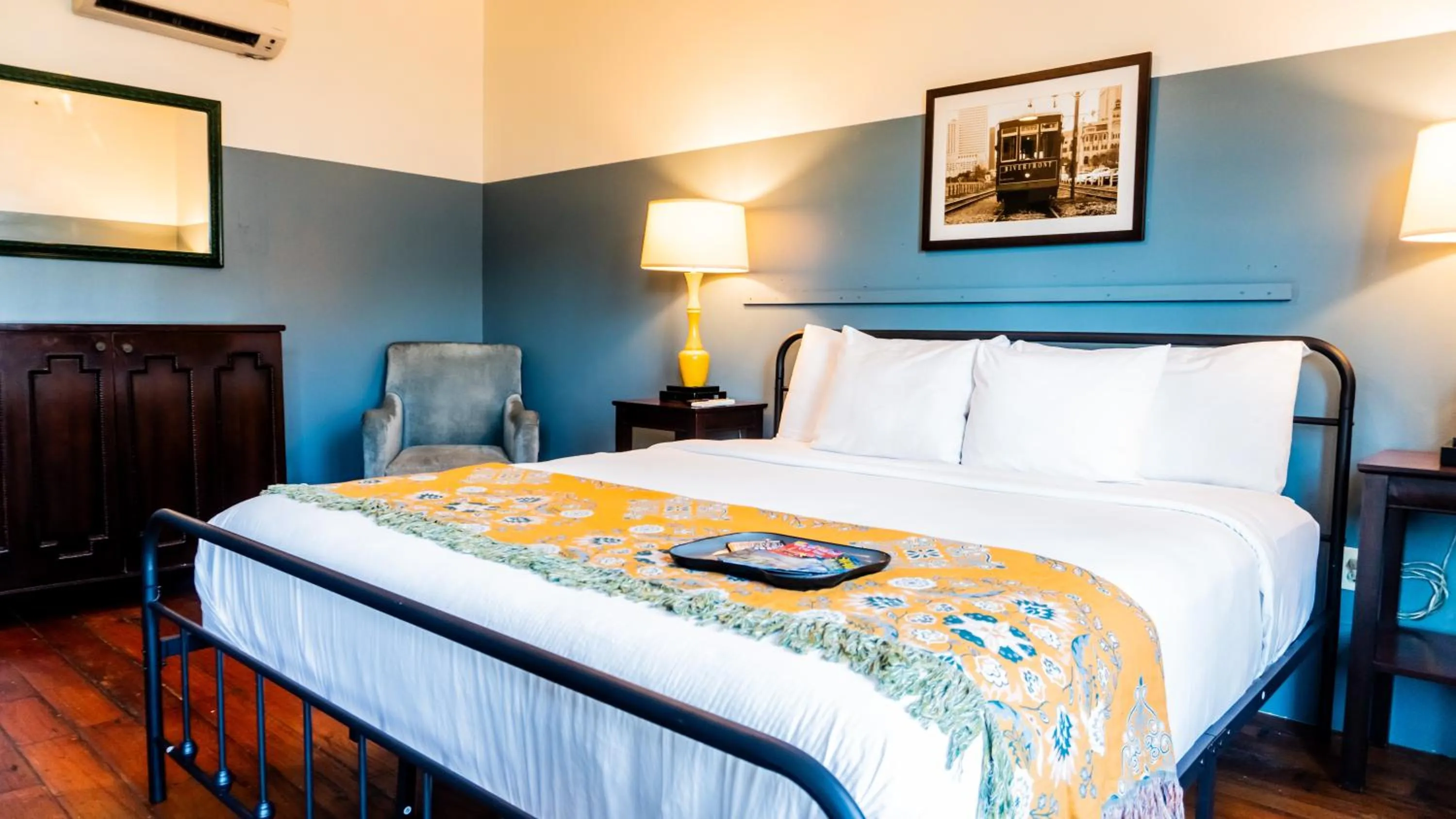 Bedroom, Bed in Historic Mardi Gras Inn