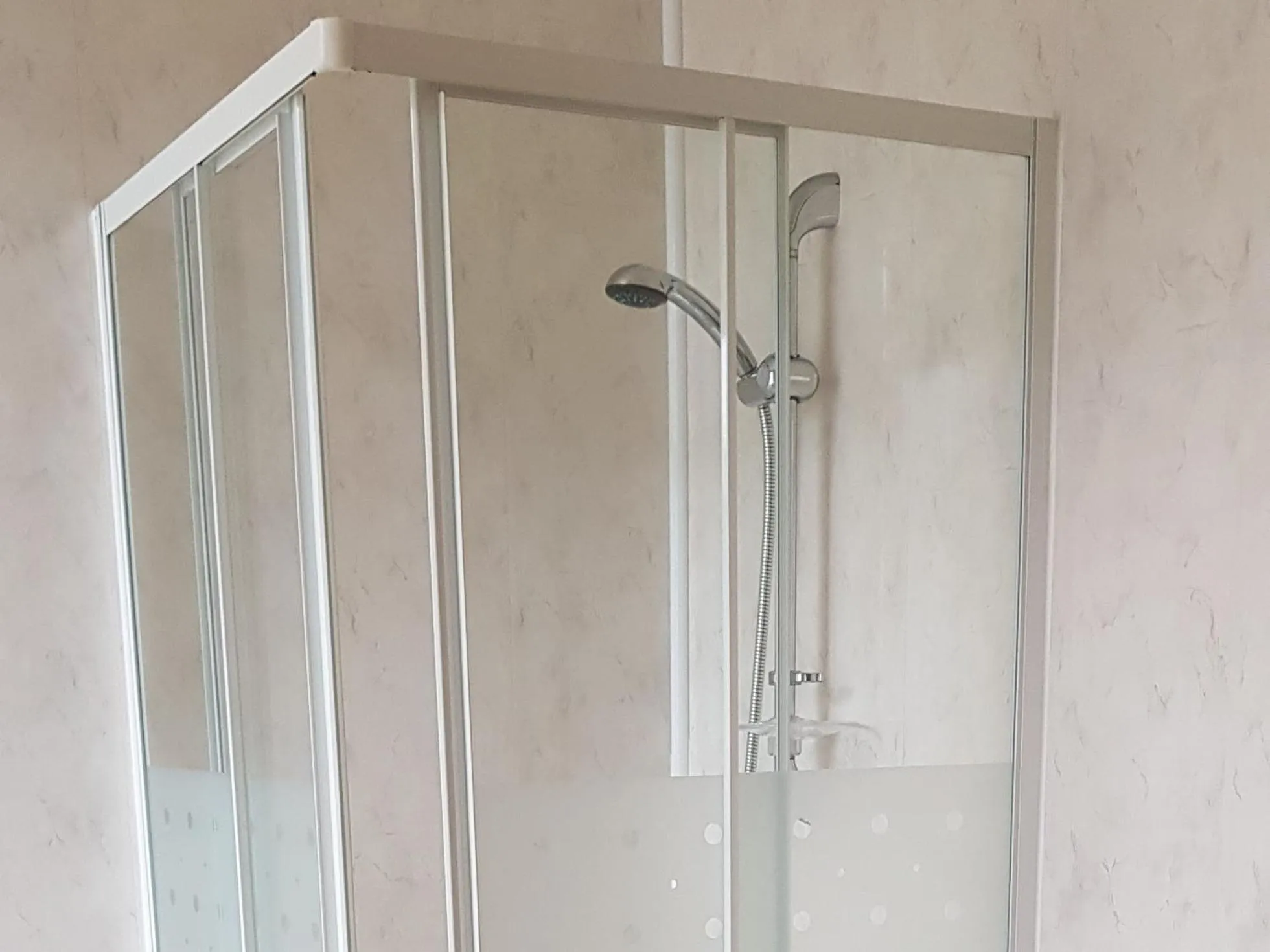 Bathroom in Lyndene Guest House