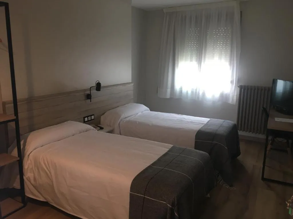 Bed in Hotel Torres Manlleu