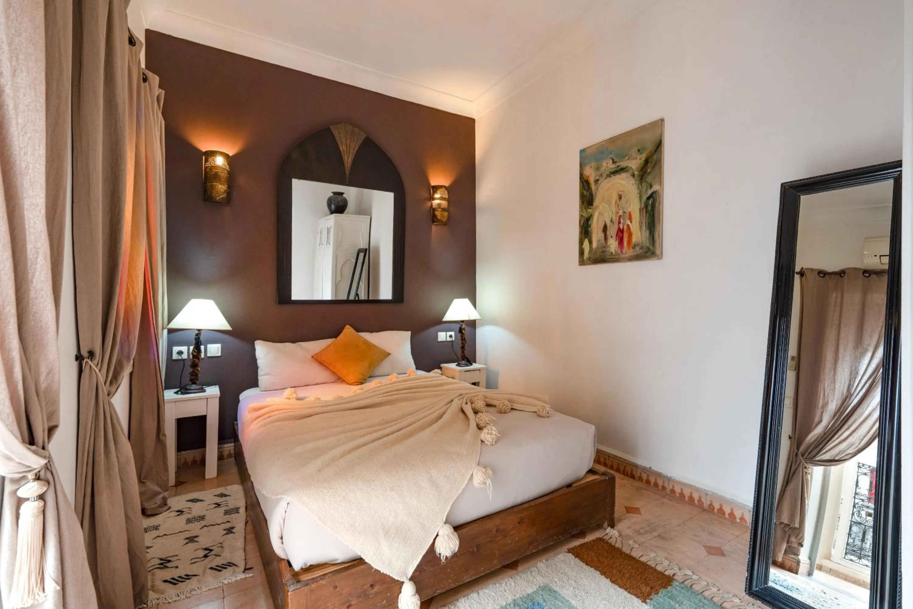 Bed in RIAD AWINATI Location Privatisée ,piscine chauffée , beau Rooftop