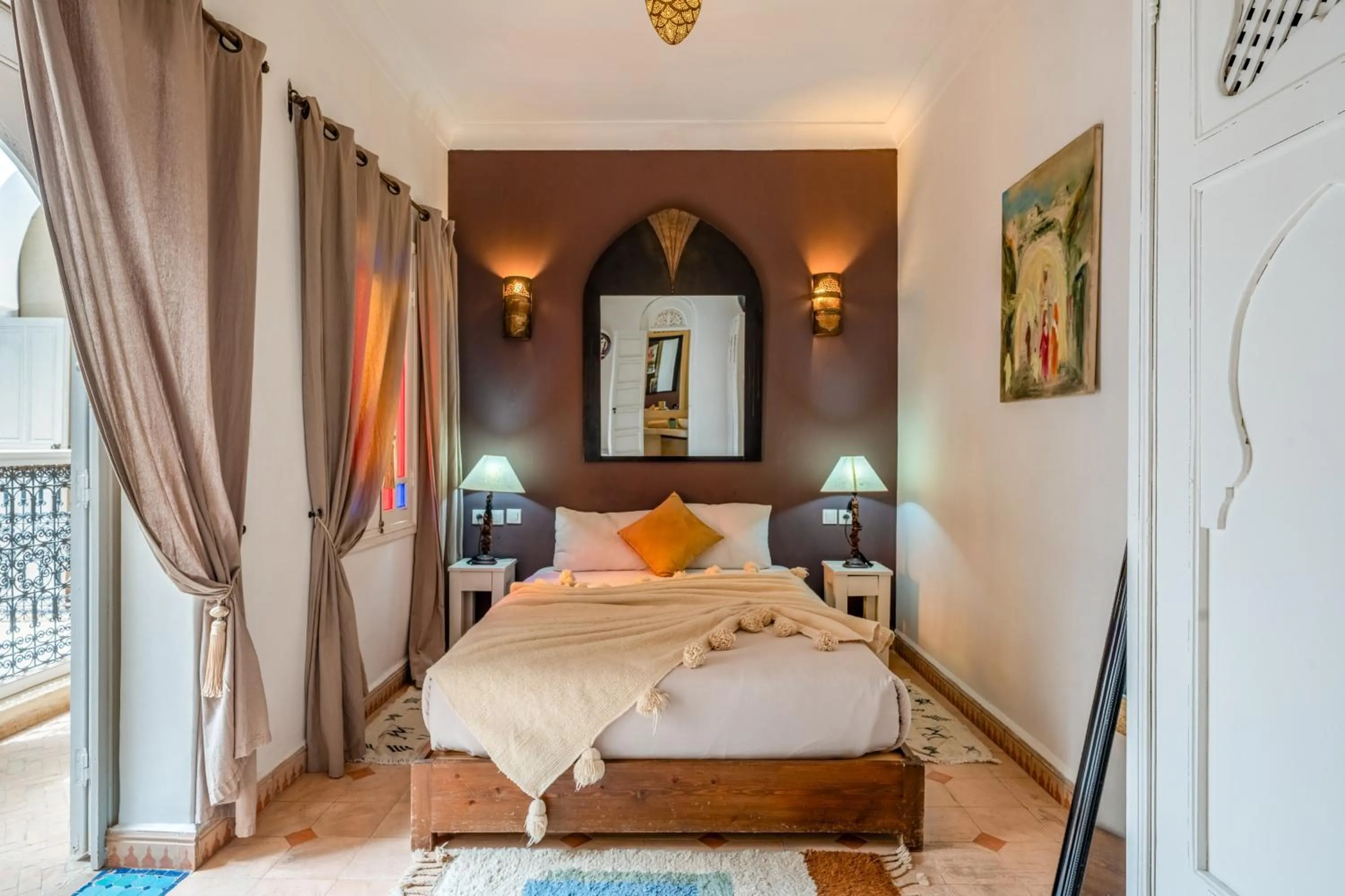 Photo of the whole room, Bed in RIAD AWINATI Location Privatisée ,piscine chauffée , beau Rooftop