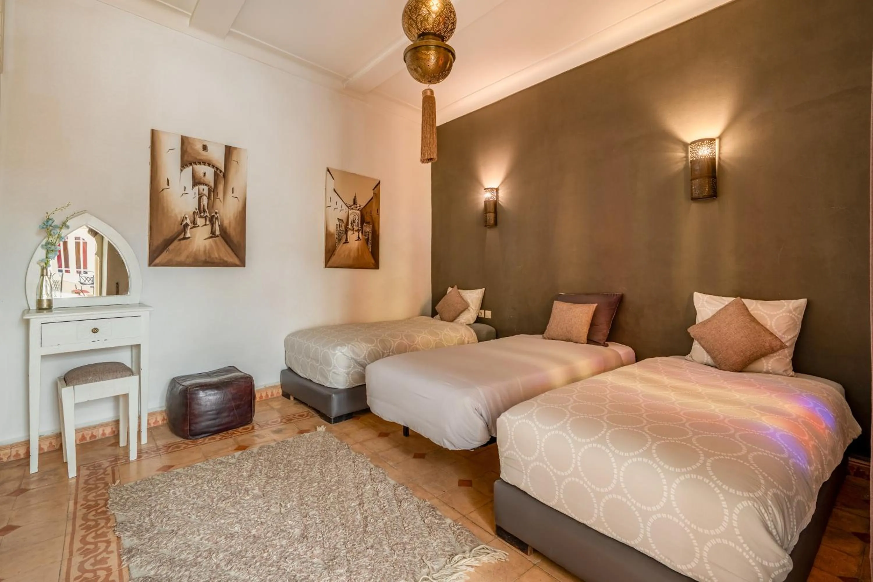 Bed in RIAD AWINATI Location Privatisée ,piscine chauffée , beau Rooftop