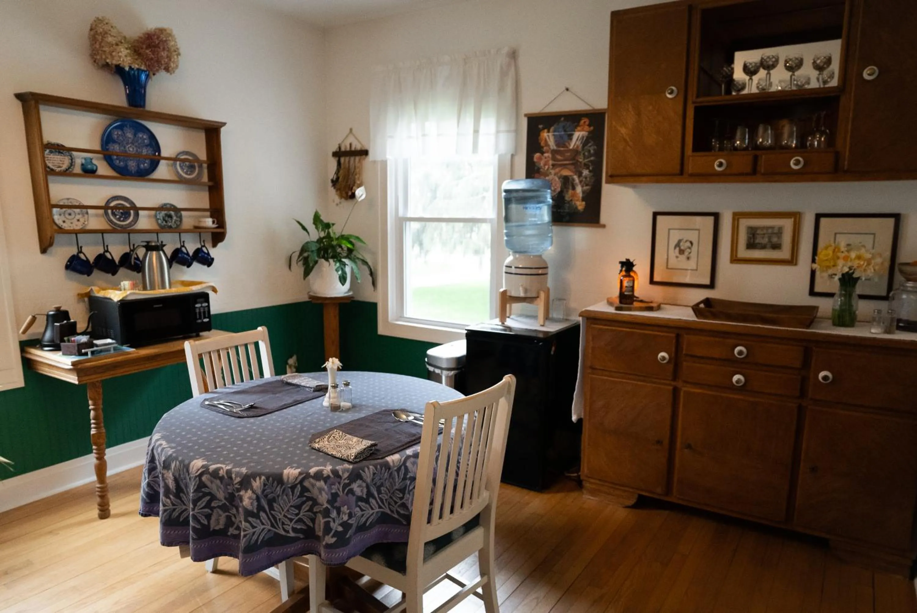Dining area in Garden Grove Inn Bed and Breakfast