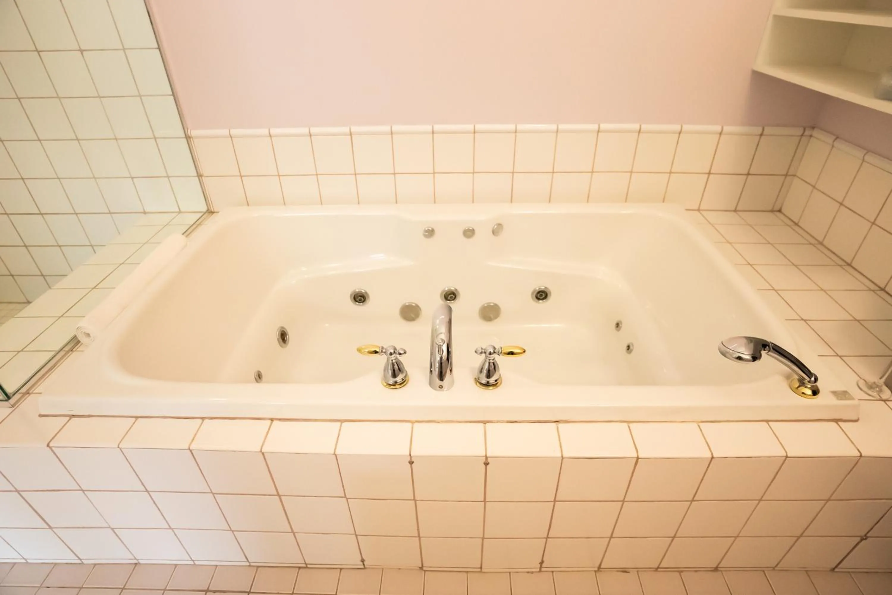 Bathroom in Garden Grove Inn Bed and Breakfast