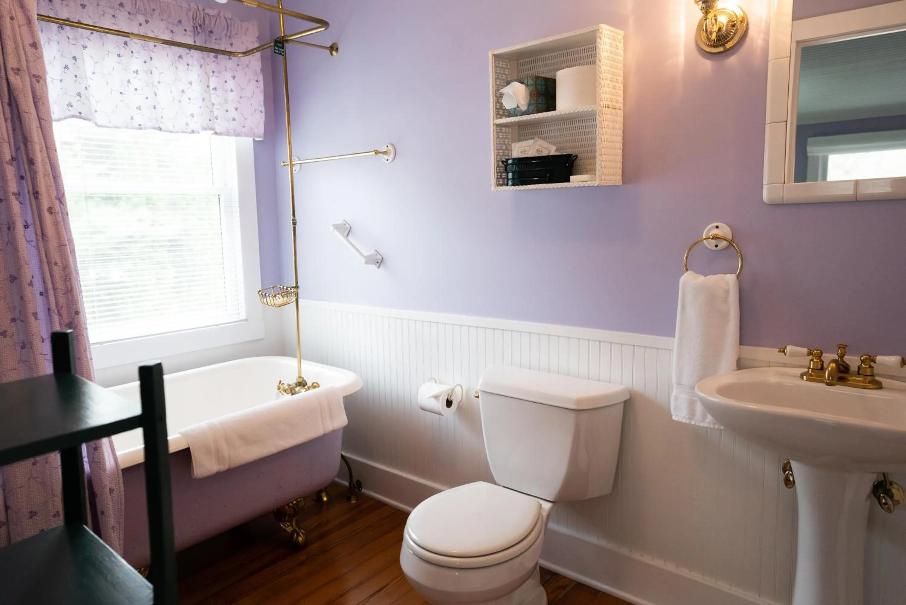 Bathroom in Garden Grove Inn Bed and Breakfast