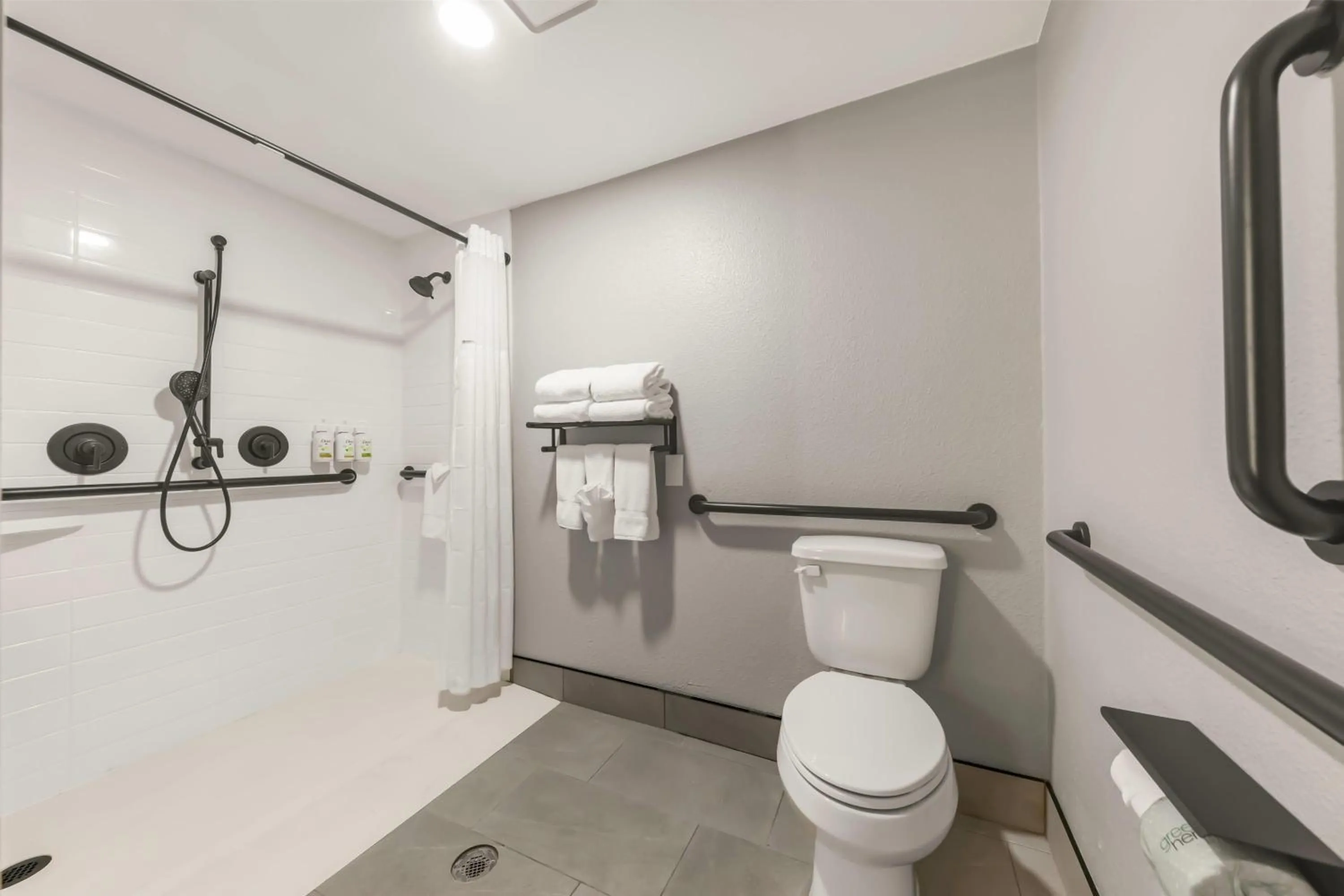 Photo of the whole room in Hawthorn Extended Stay by Wyndham College Station