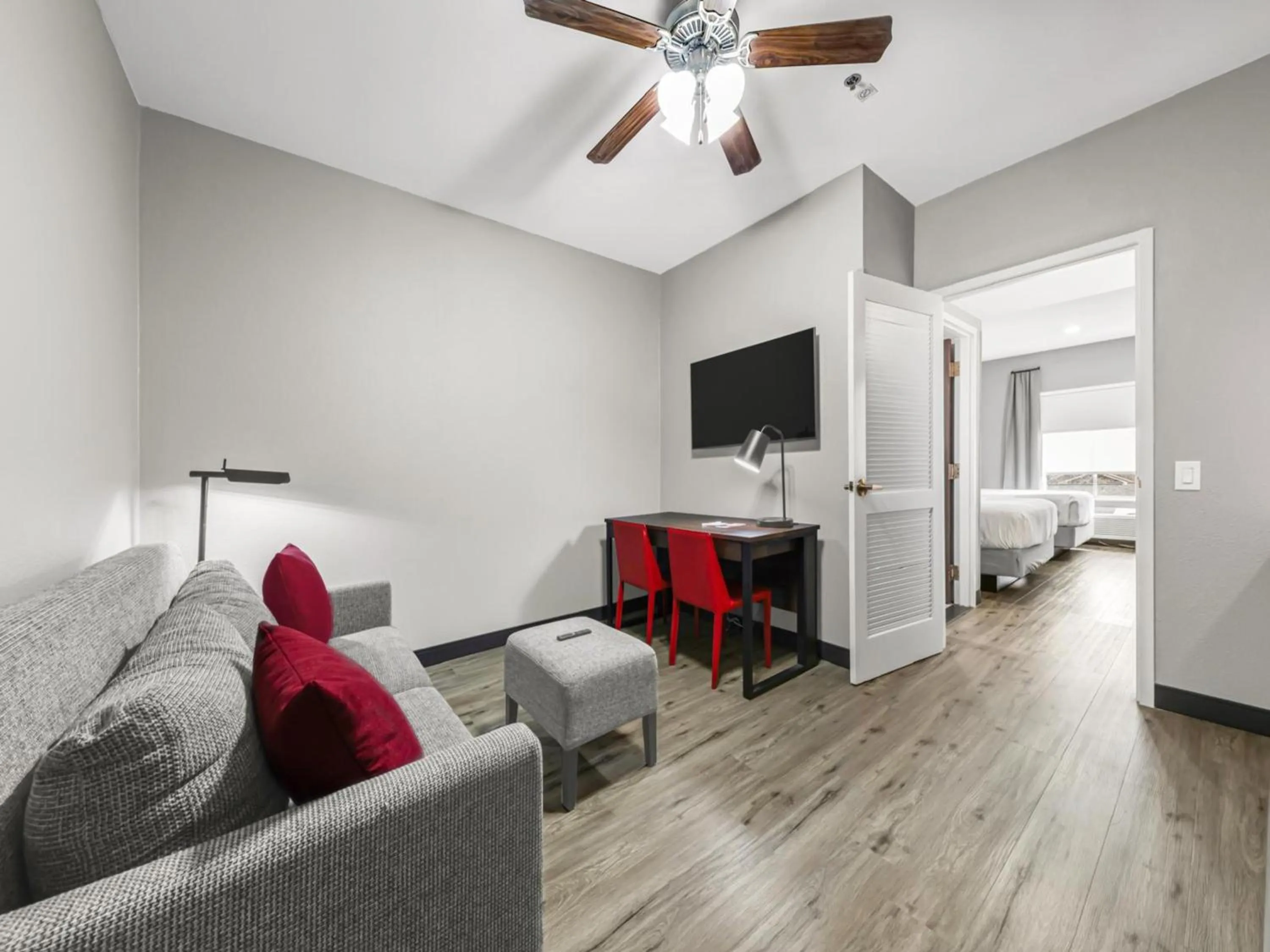 TV and multimedia in Hawthorn Extended Stay by Wyndham College Station