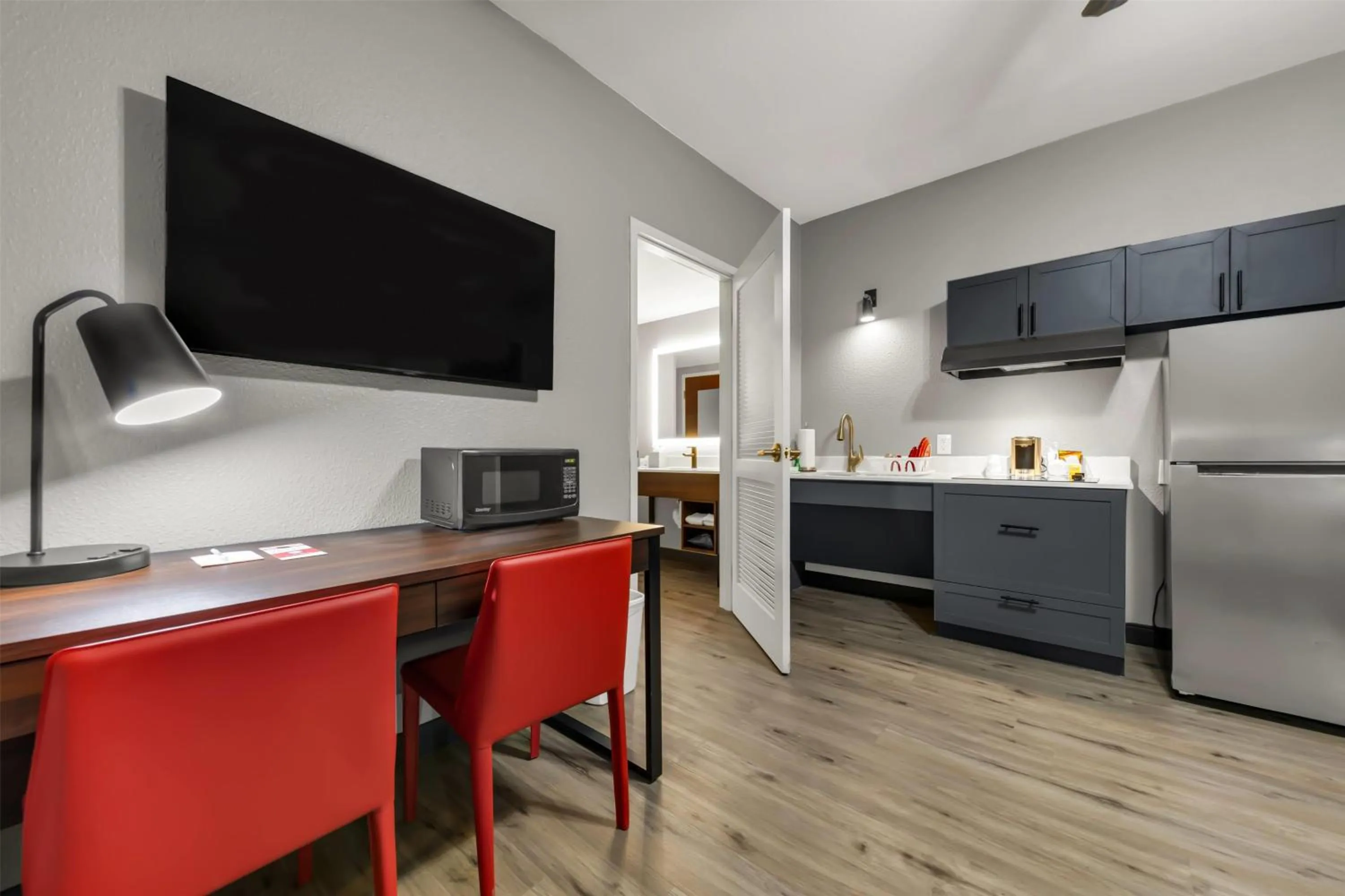 Photo of the whole room in Hawthorn Extended Stay by Wyndham College Station