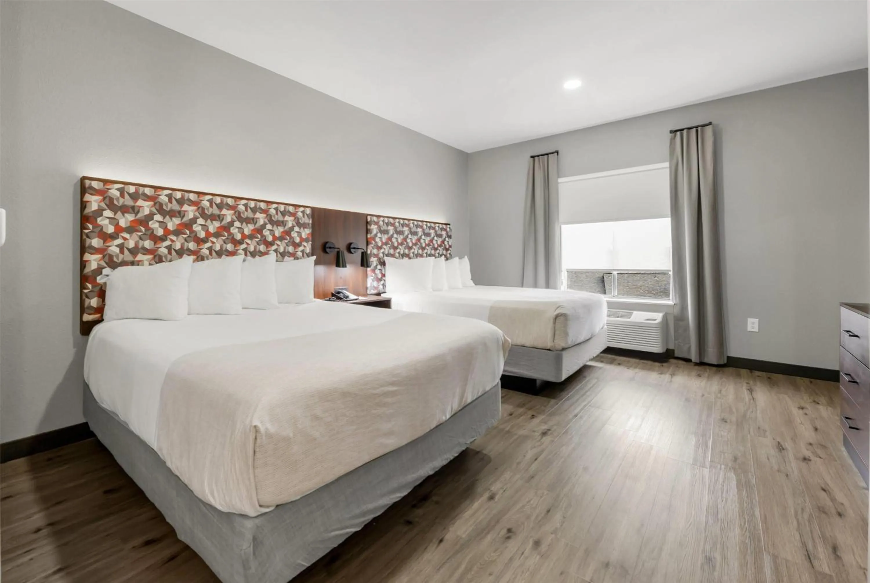 Photo of the whole room, Bed in Hawthorn Extended Stay by Wyndham College Station