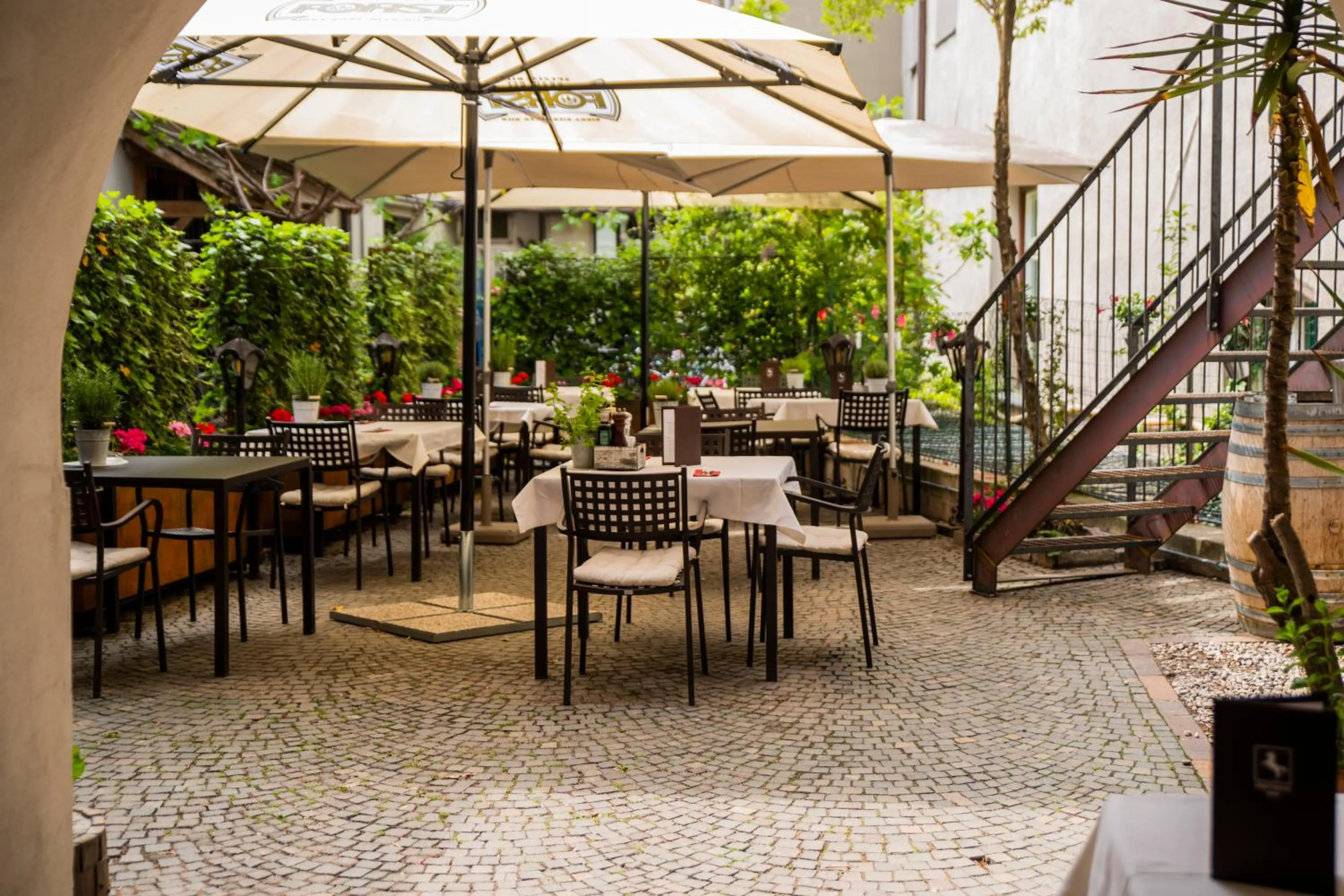 Restaurant/places to eat in rössl bianco b&b&b