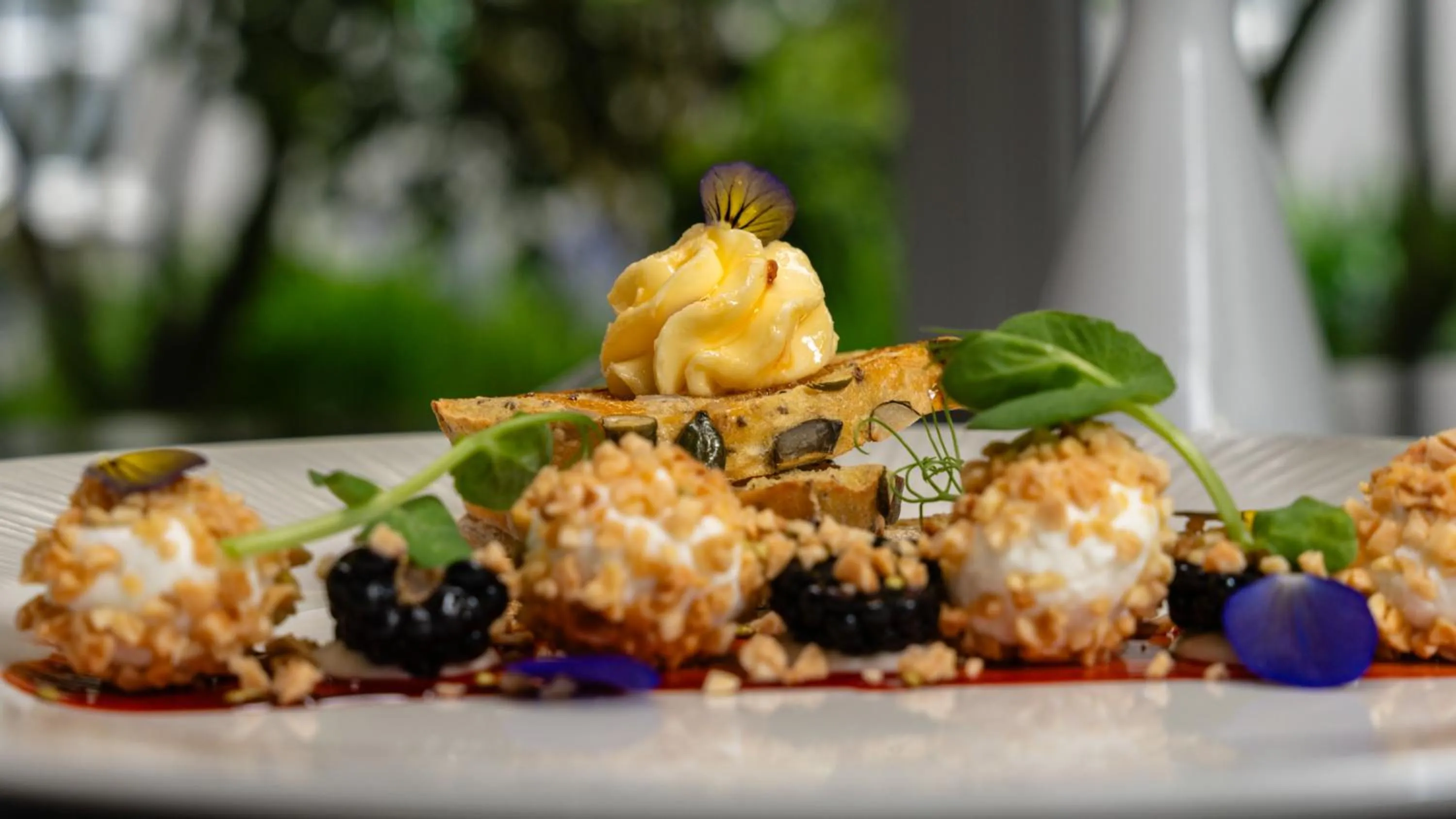 Restaurant/places to eat in The Sandymount Hotel