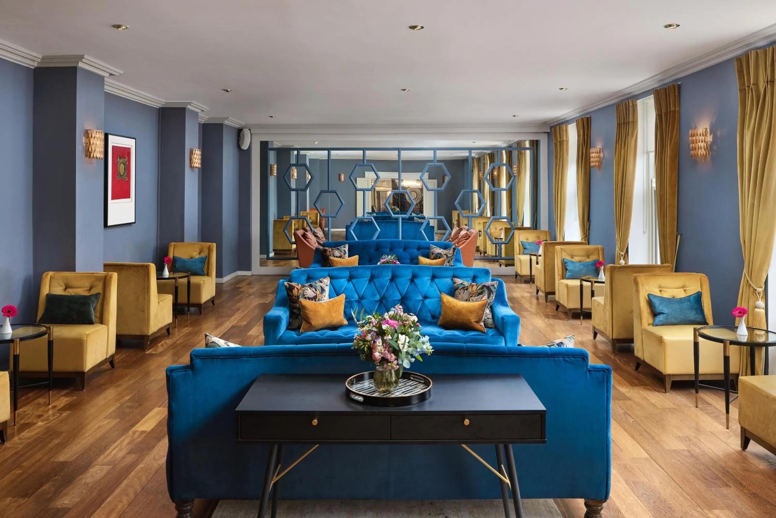 Lounge or bar in The Sandymount Hotel