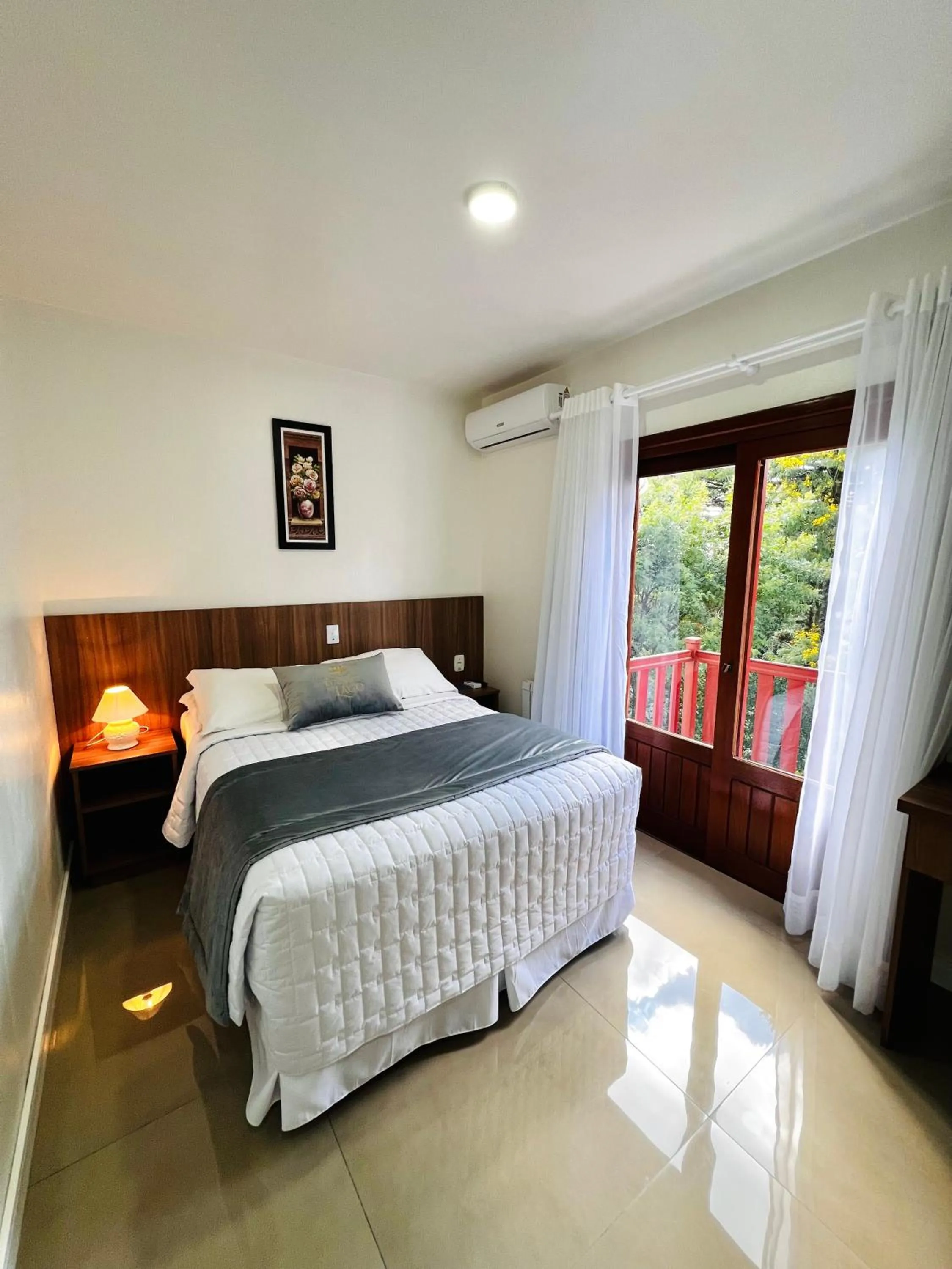 Deluxe Double Room with Balcony in Pousada do Lago - Gramado