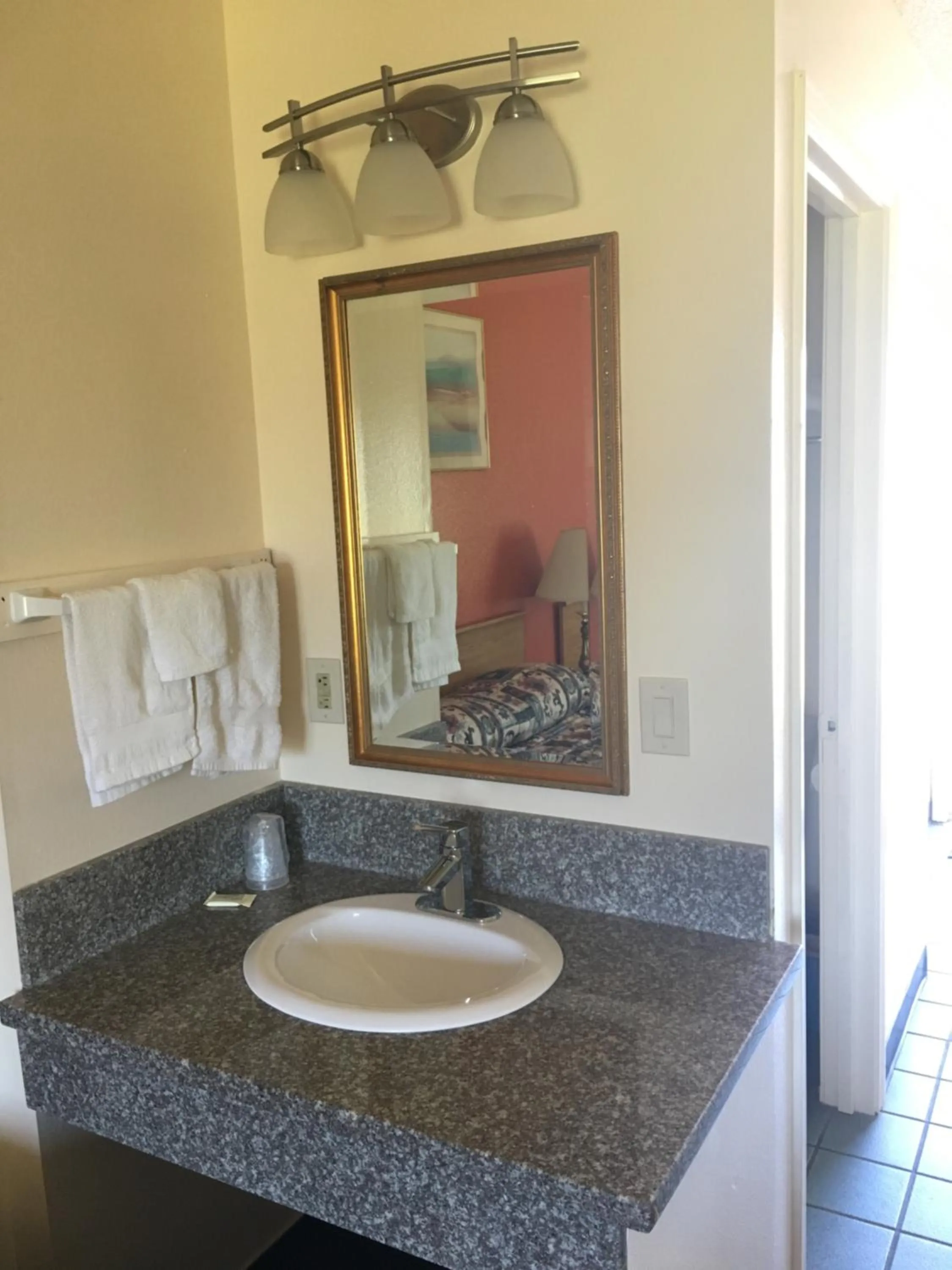 Area and facilities in Budget Inn Motel