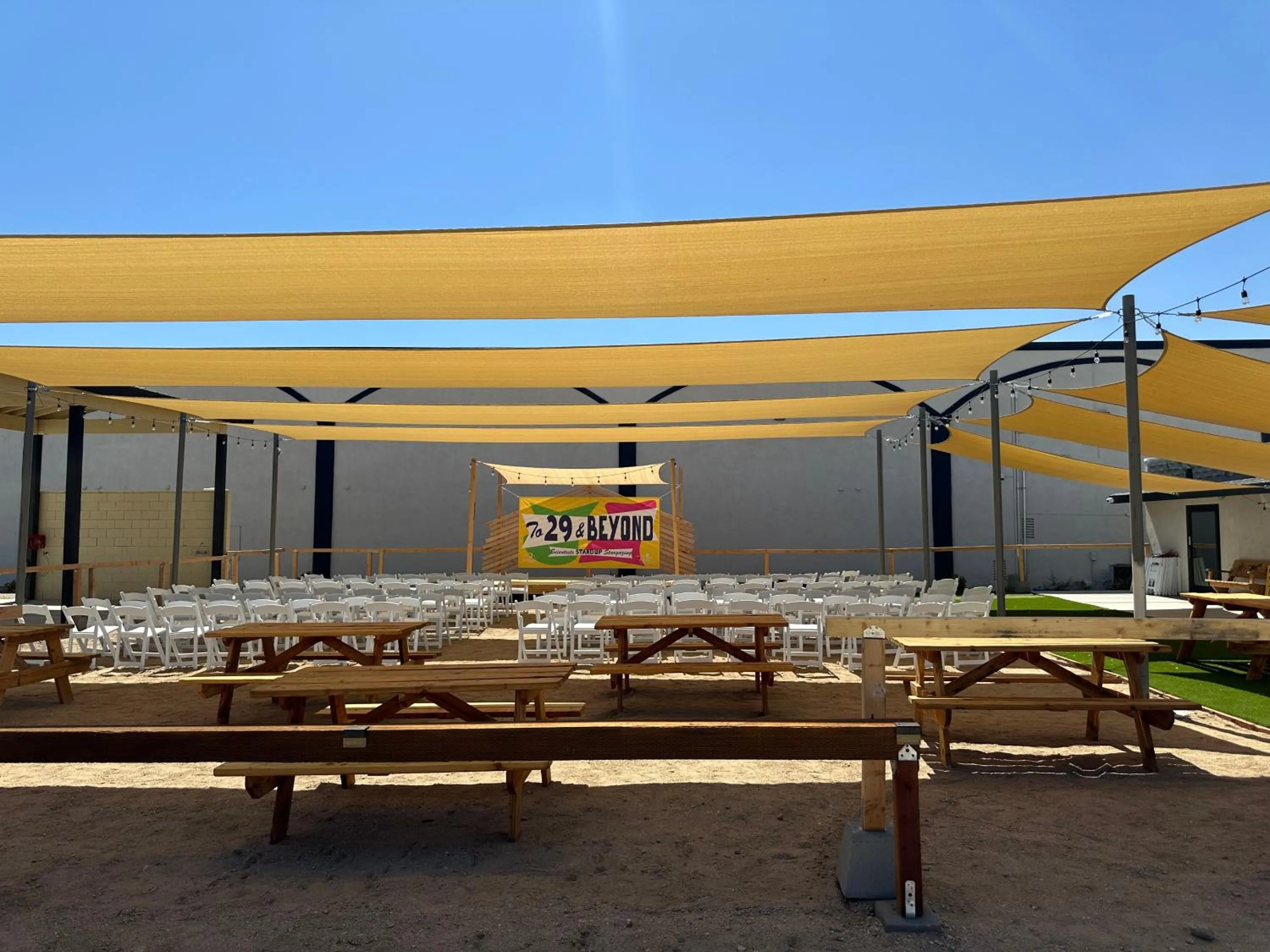 Banquet/Function facilities in Starlight Inn & Suites Motel 29 Palms Joshua Tree National Park