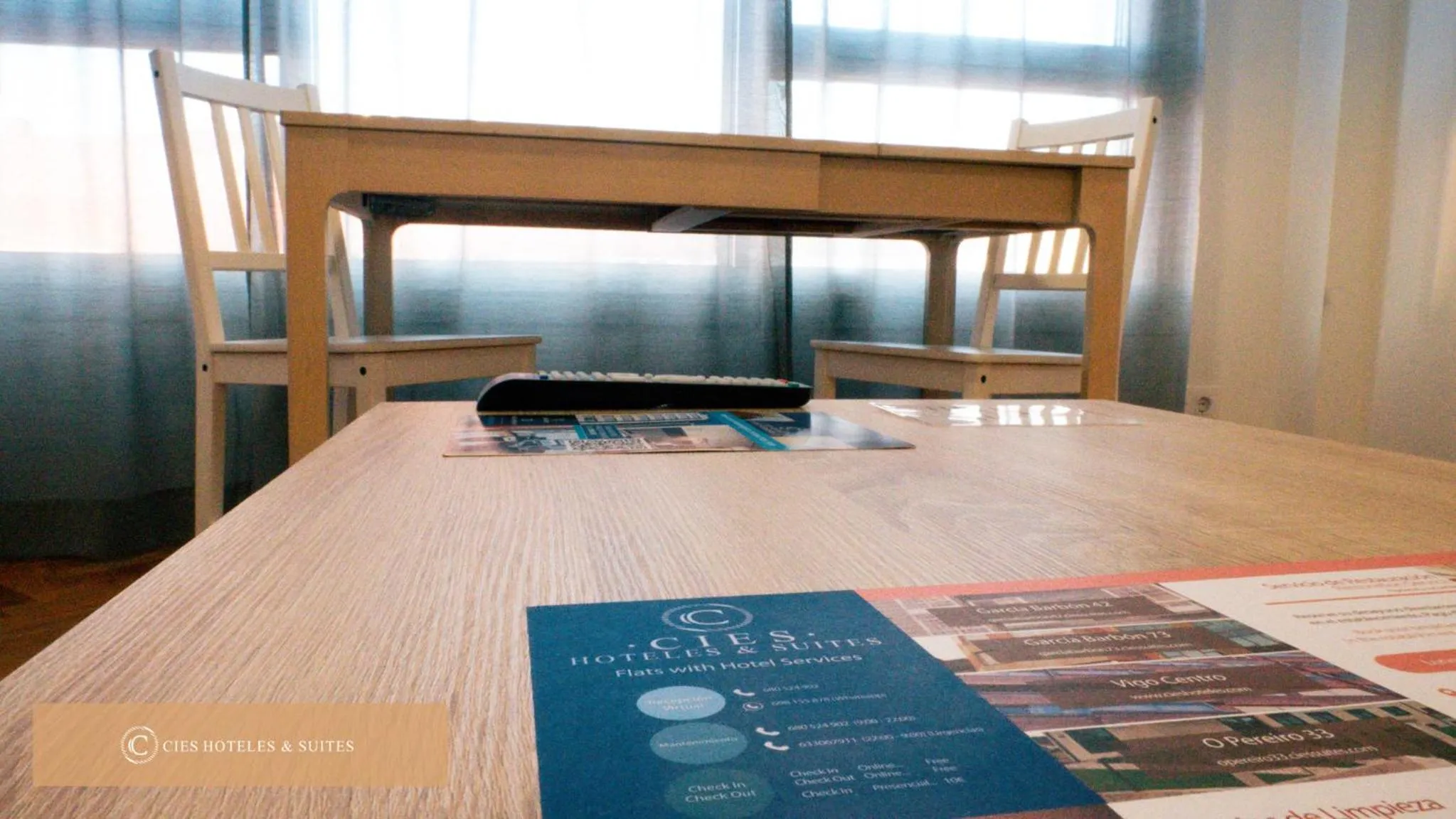 hair dresser, Bed in Cíes Premium Suitel García Barbón 73 - Love your Stay