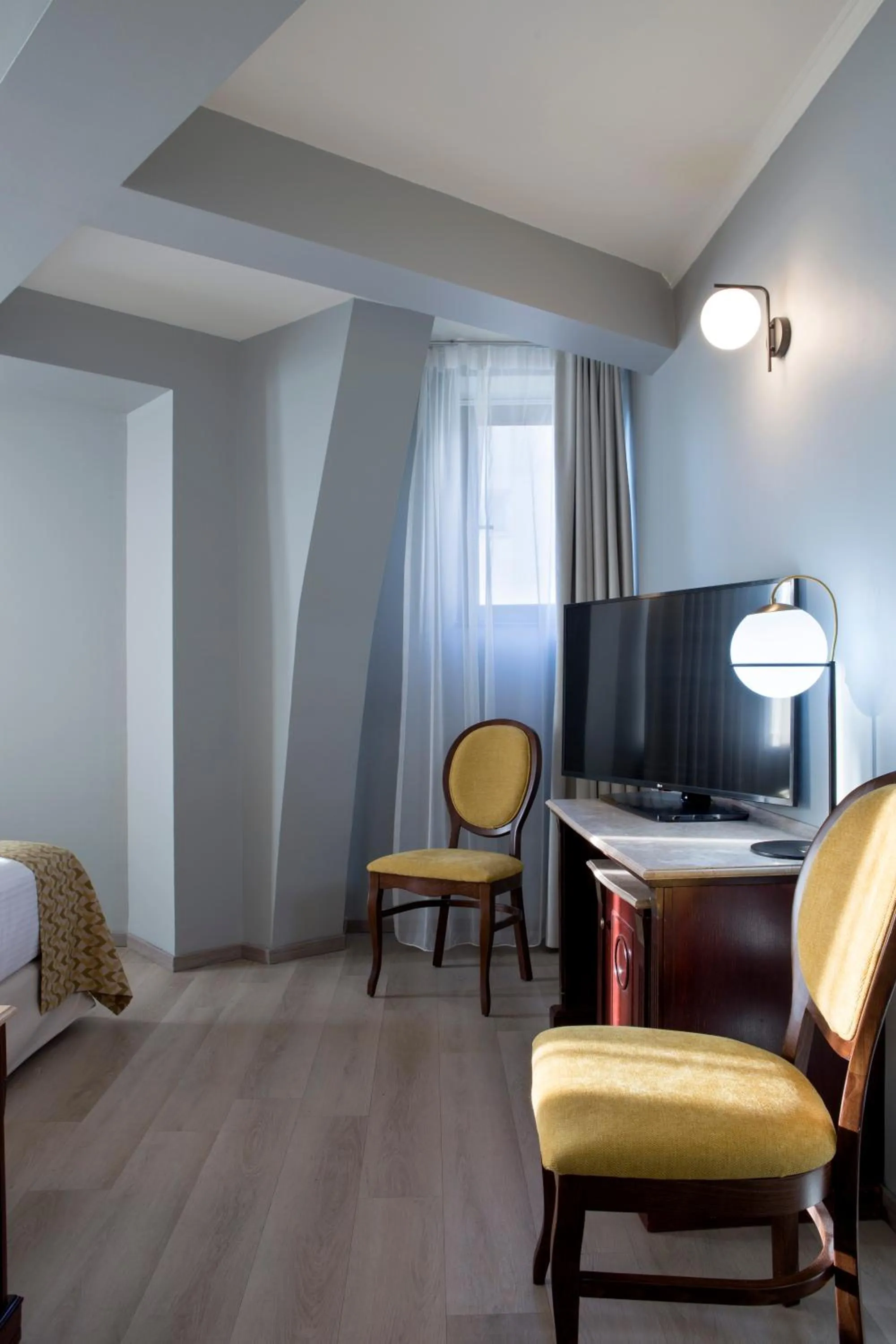 TV and multimedia in Zeus Essence Bucharest Venezia