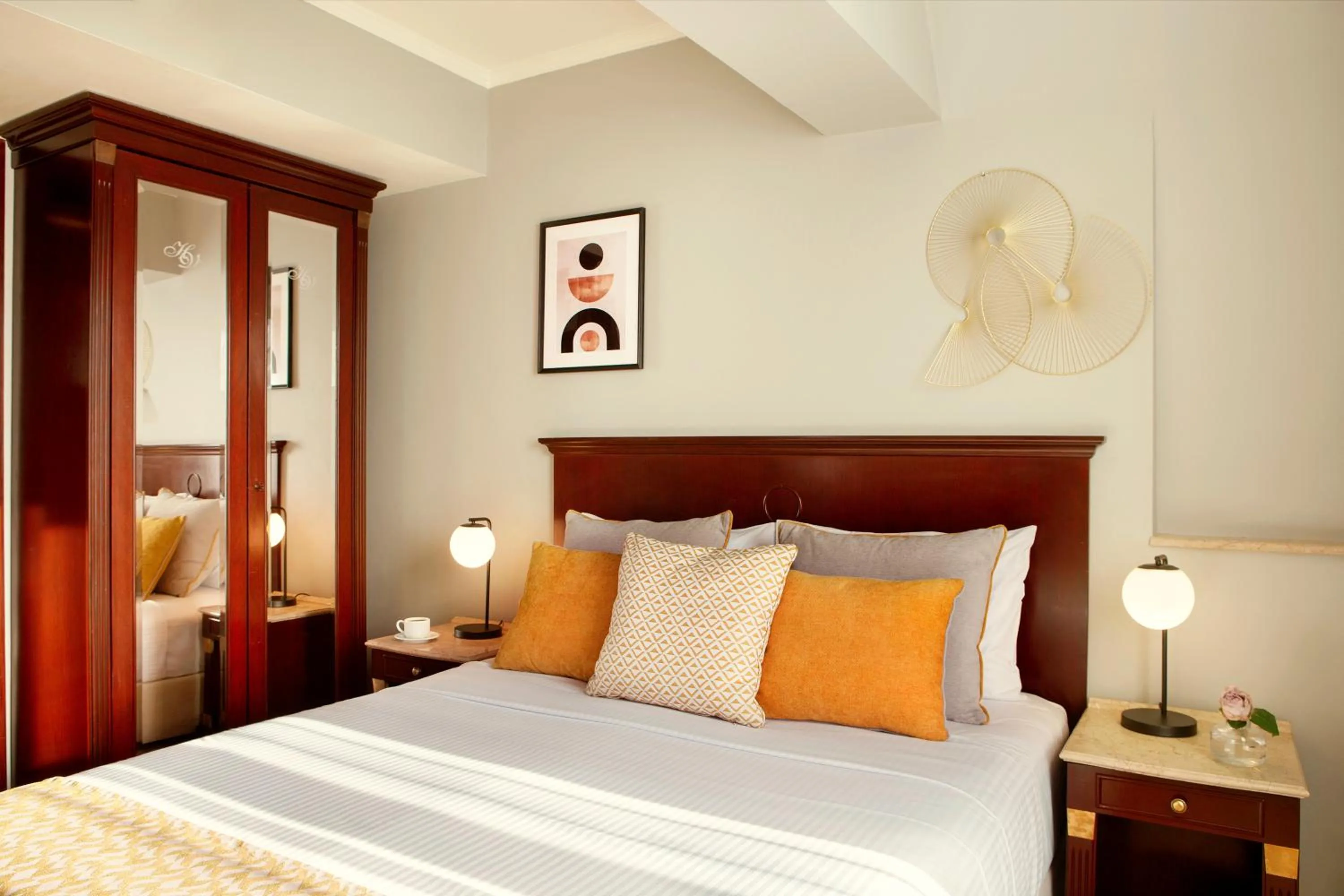 Bed in Zeus Essence Bucharest Venezia