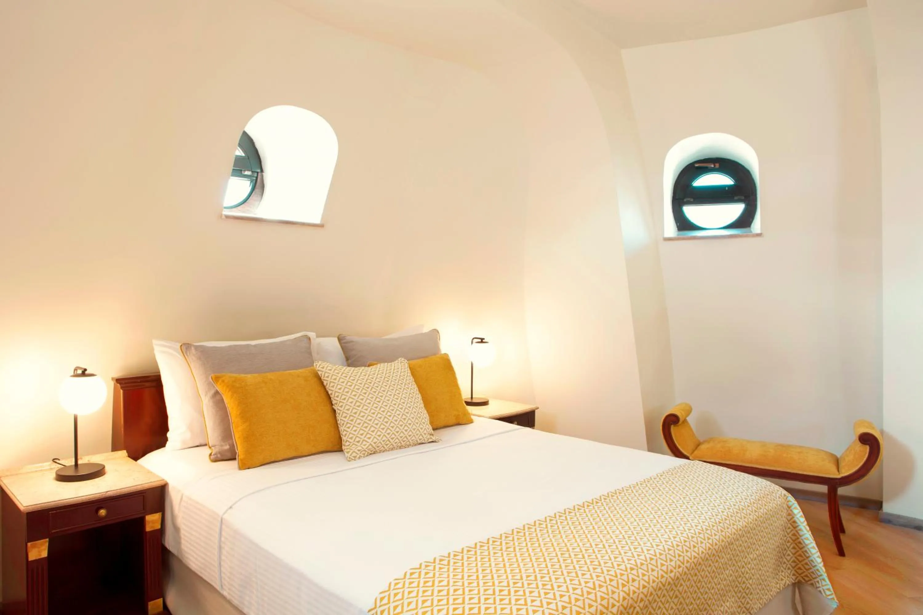 Bed in Zeus Essence Bucharest Venezia