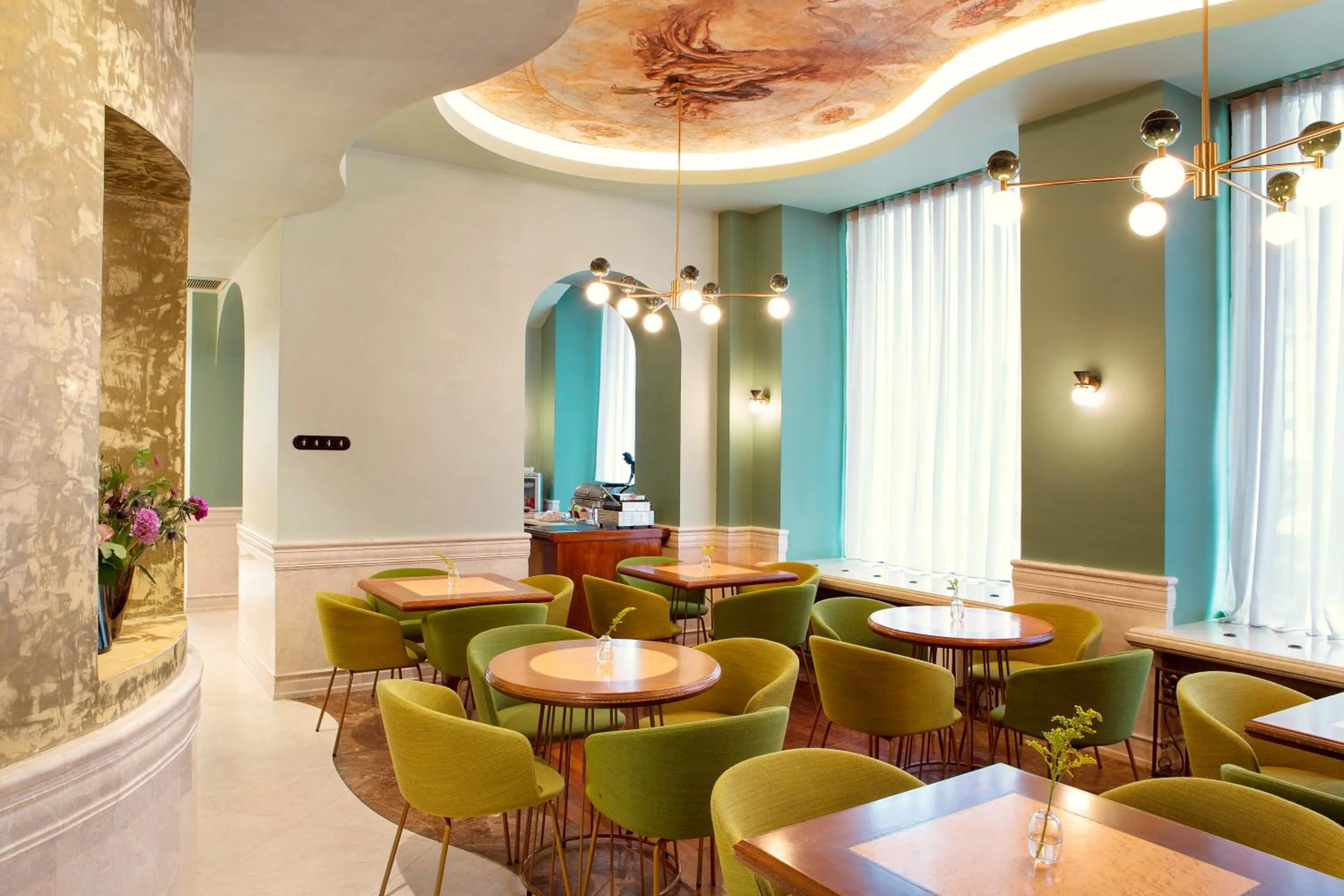 Breakfast in Zeus Essence Bucharest Venezia