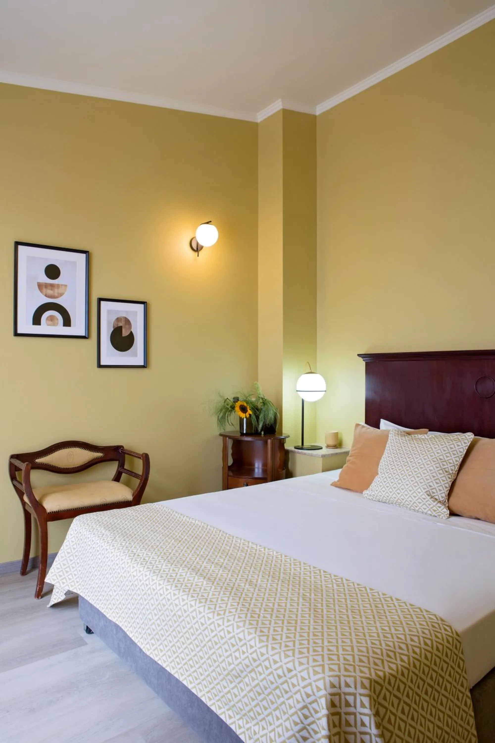 Decorative detail, Bed in Zeus Essence Bucharest Venezia