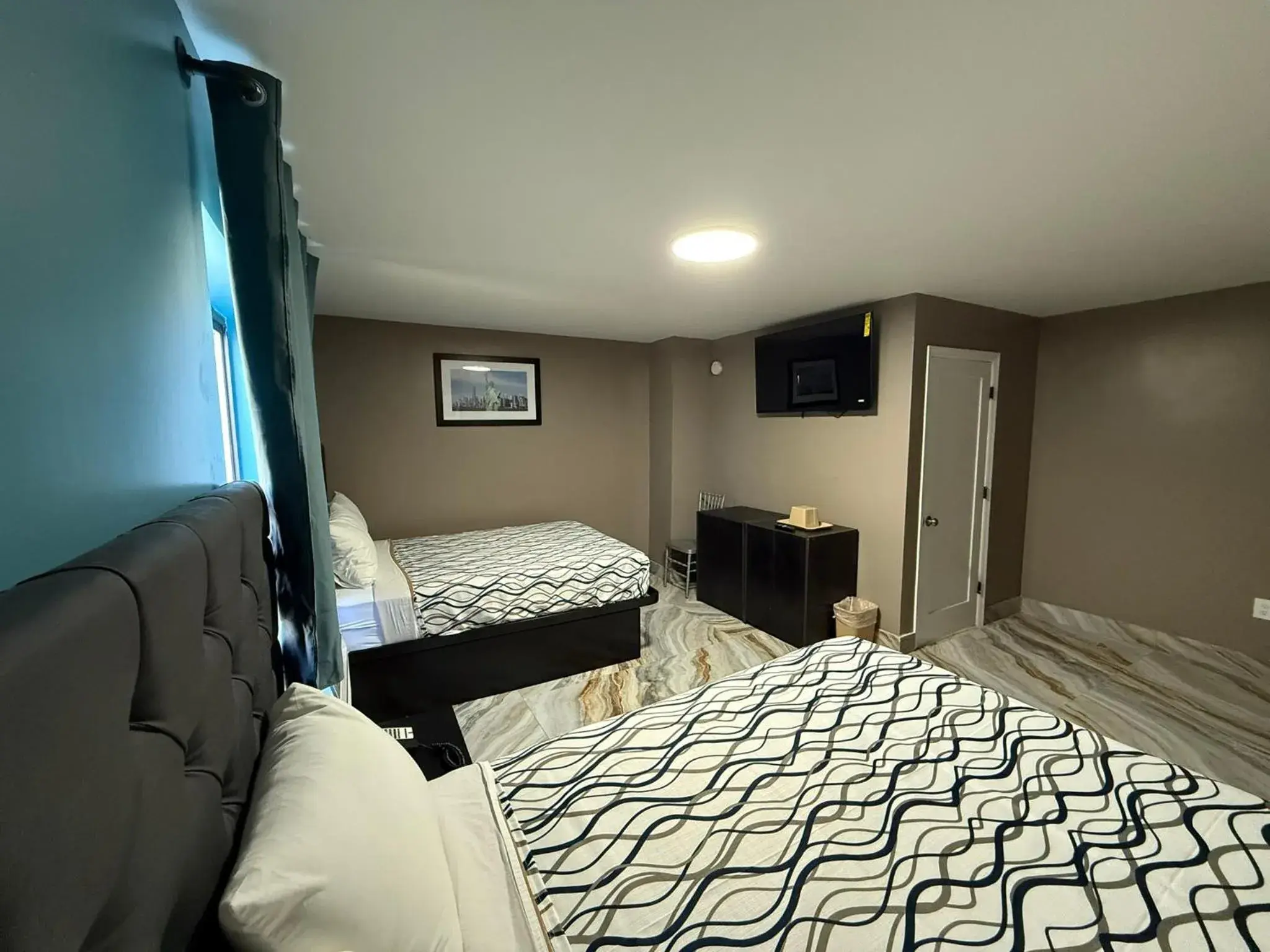 Deluxe Double Room in Beauty Rest Hotel Deluxe Double Room in Beauty Rest Hotel