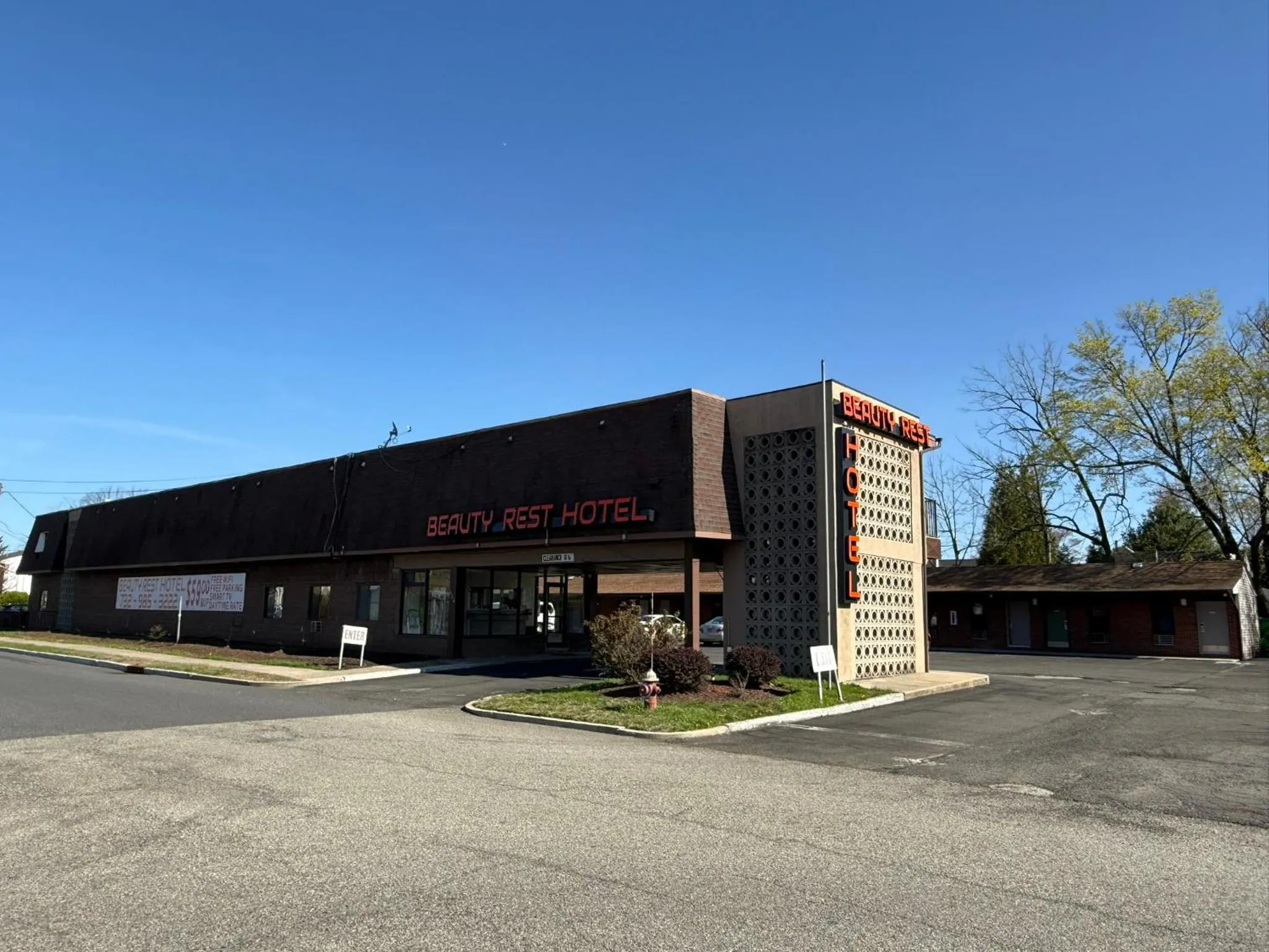 Property building in Beauty Rest Hotel