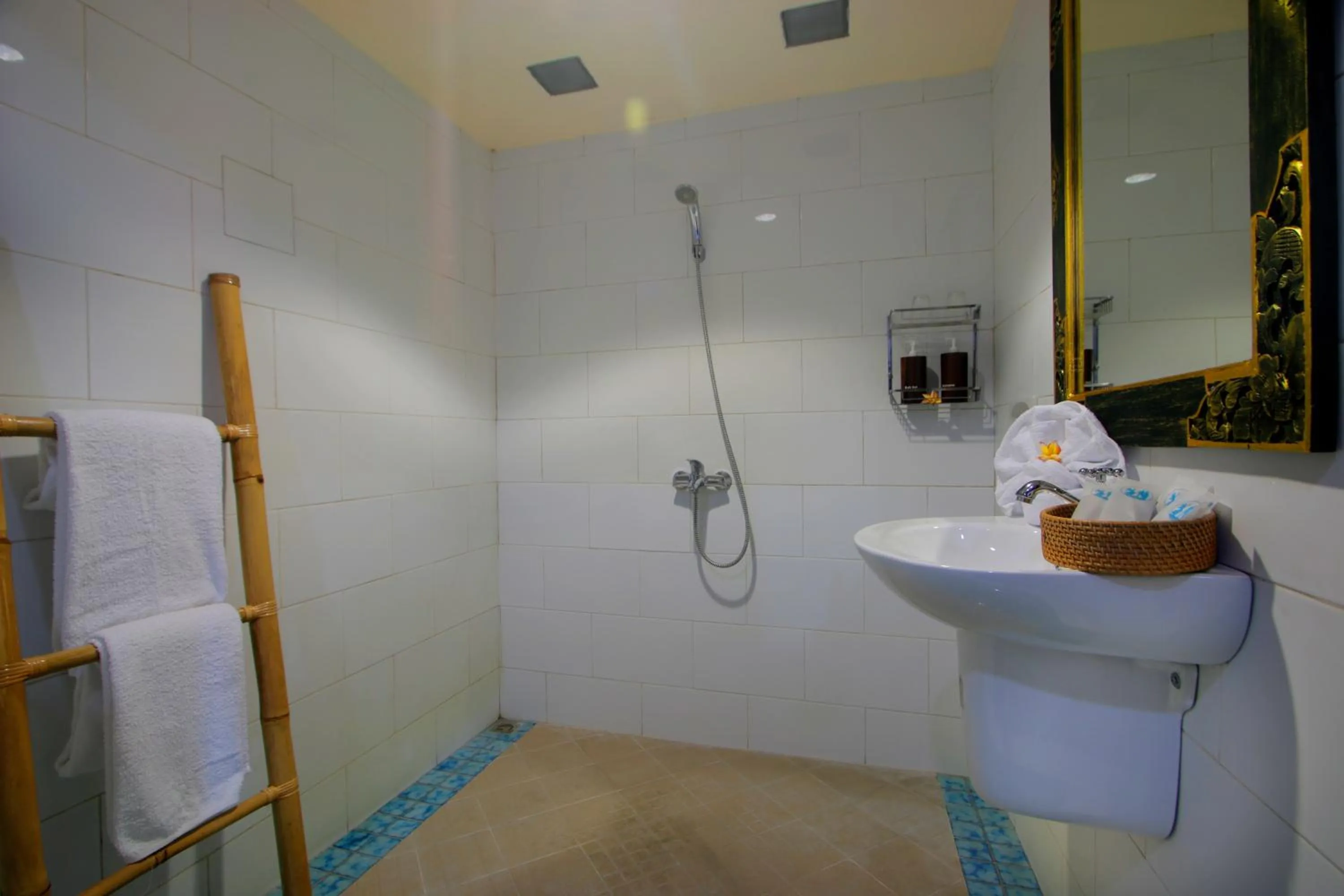 Bathroom in Graha Madesimon