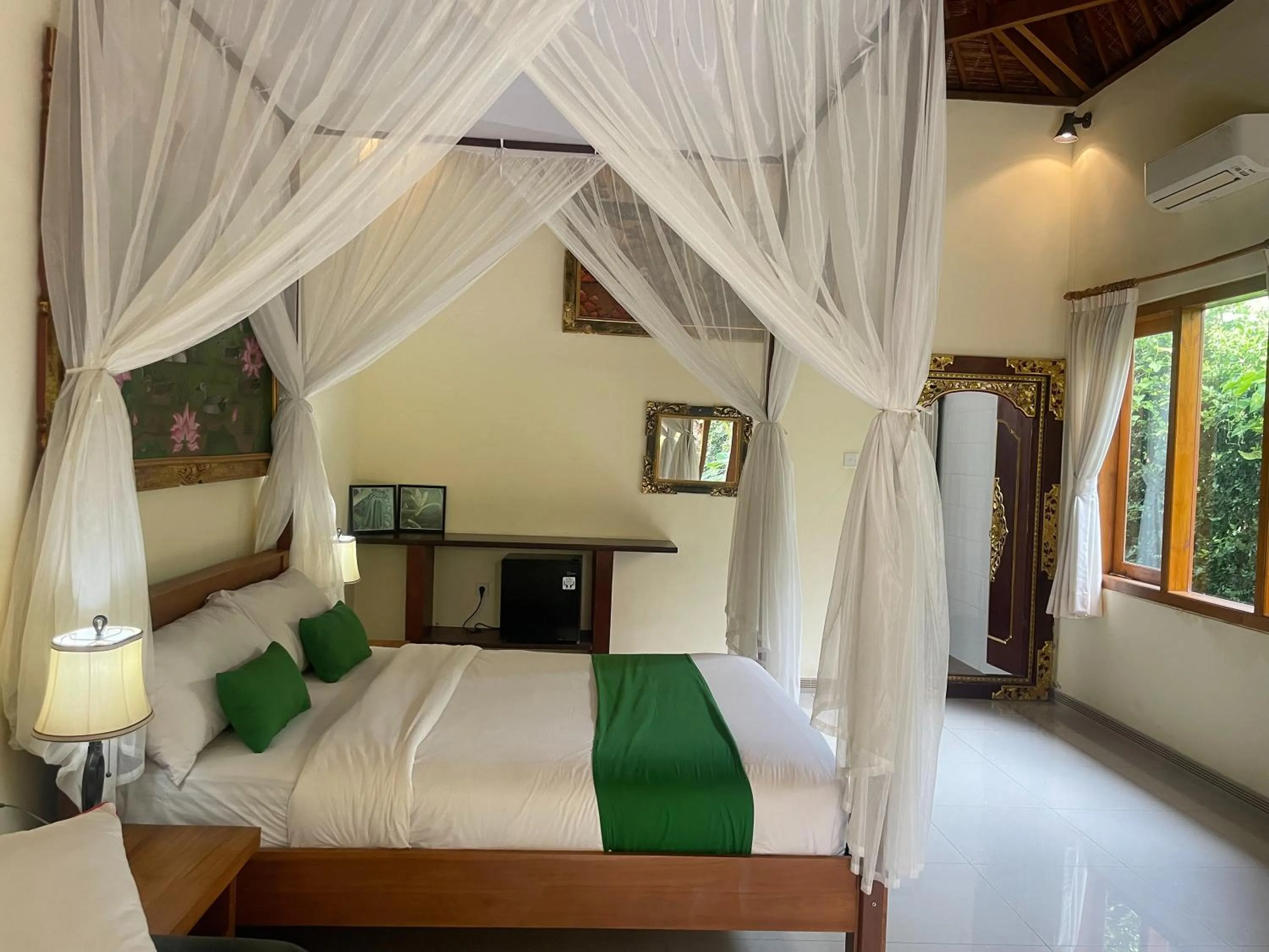 Bed in Graha Madesimon