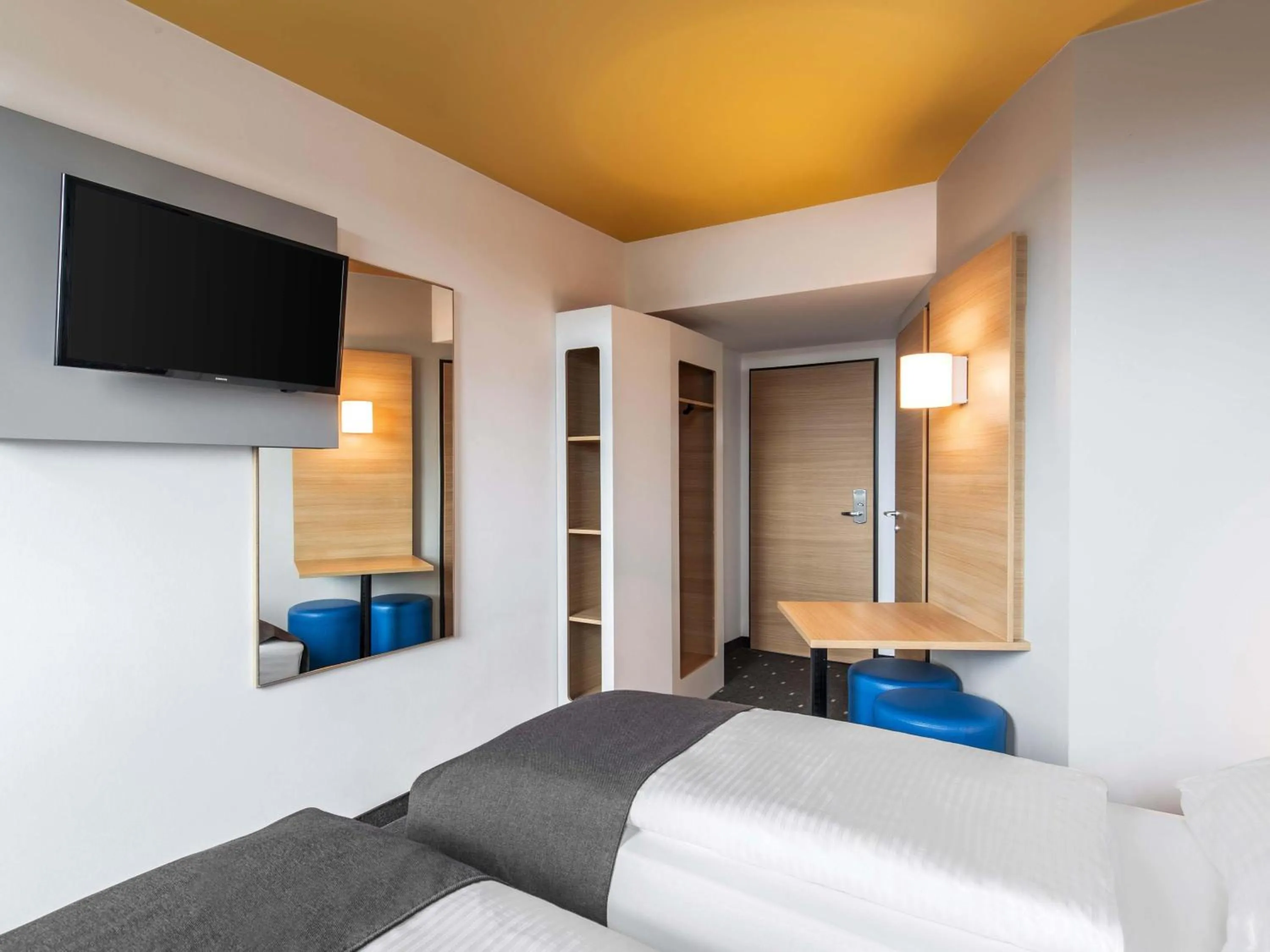 Photo of the whole room, Bed in B&B Hotel Landshut