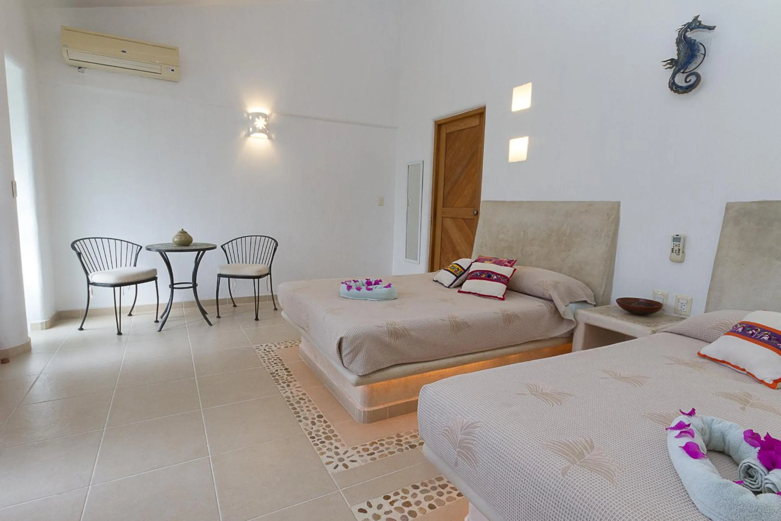 Photo of the whole room, Bed in Villas Naomi