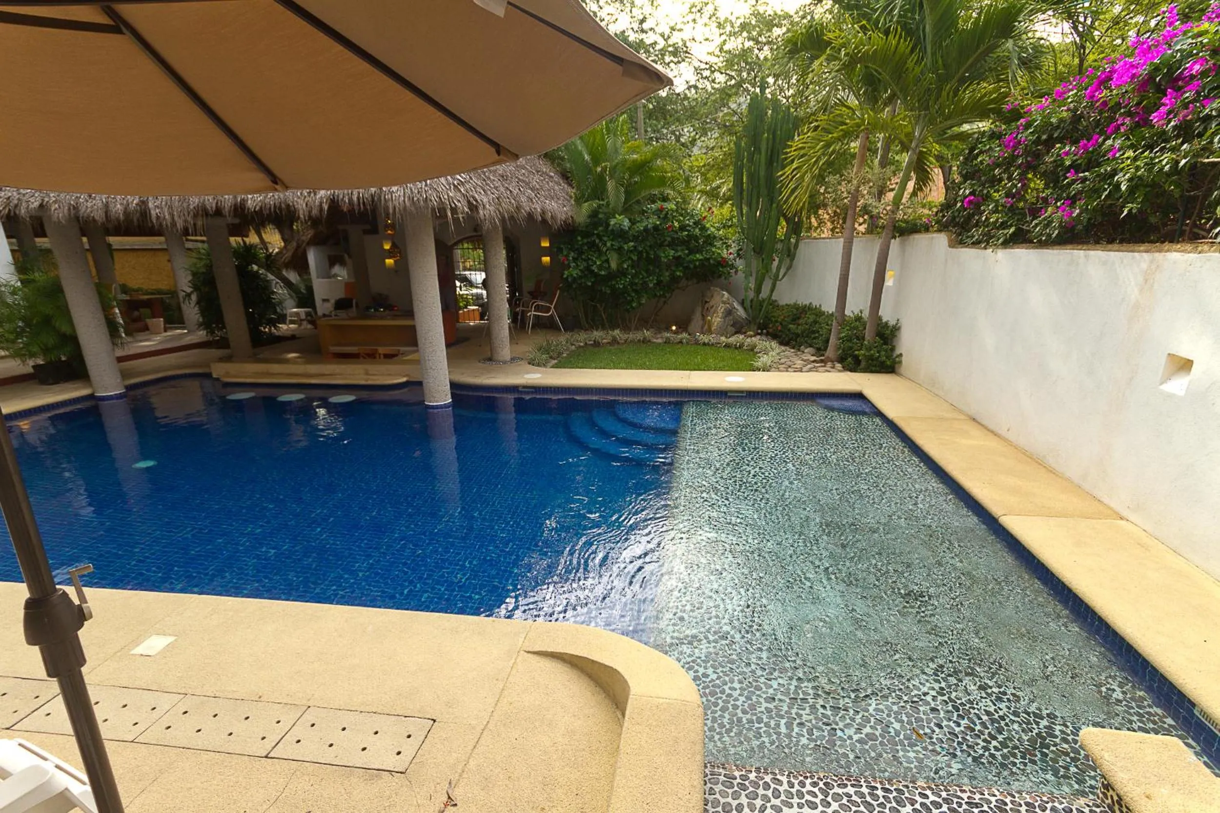 Swimming pool in Villas Naomi