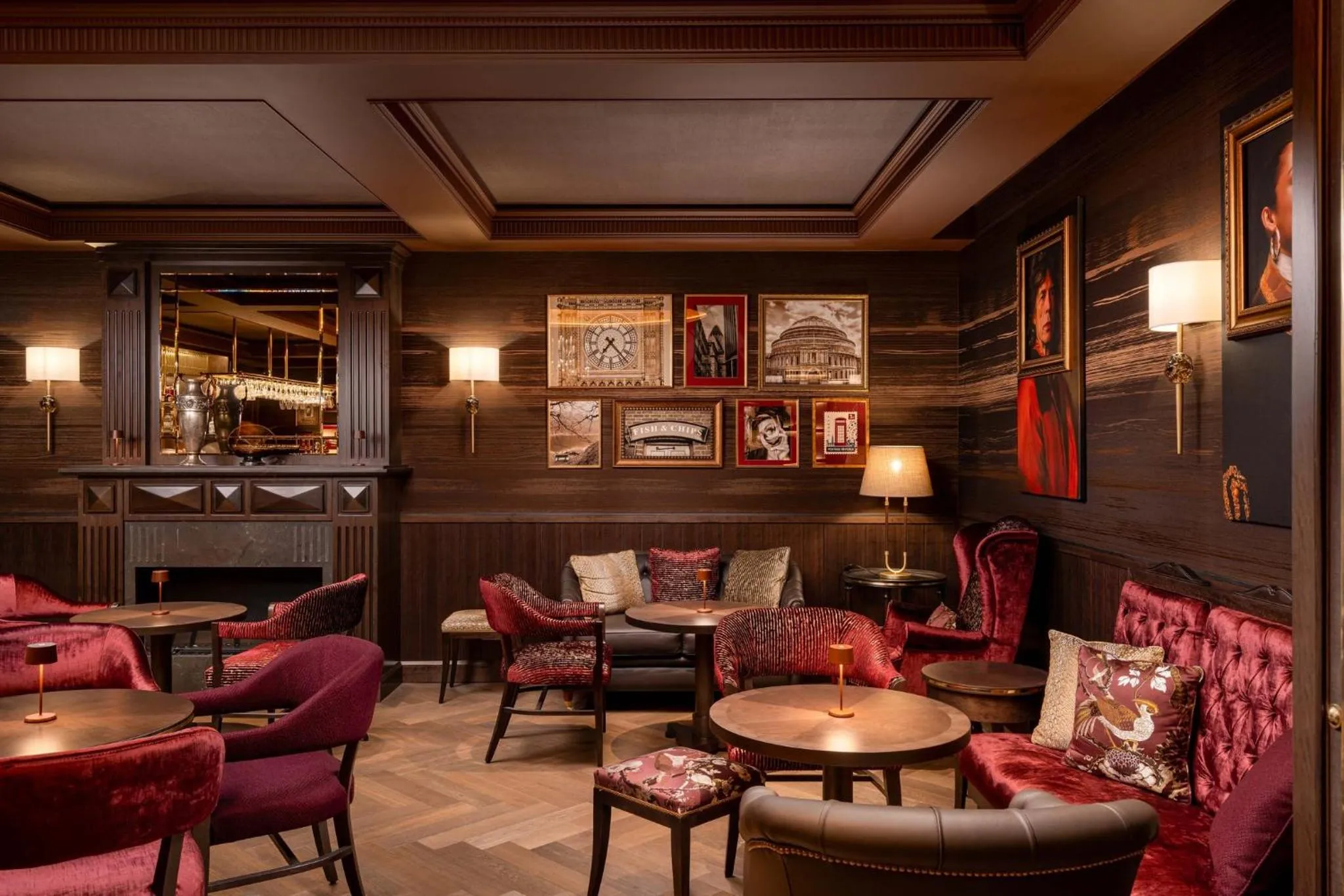 Lounge or bar in InterContinental Athenee Palace Bucharest by IHG