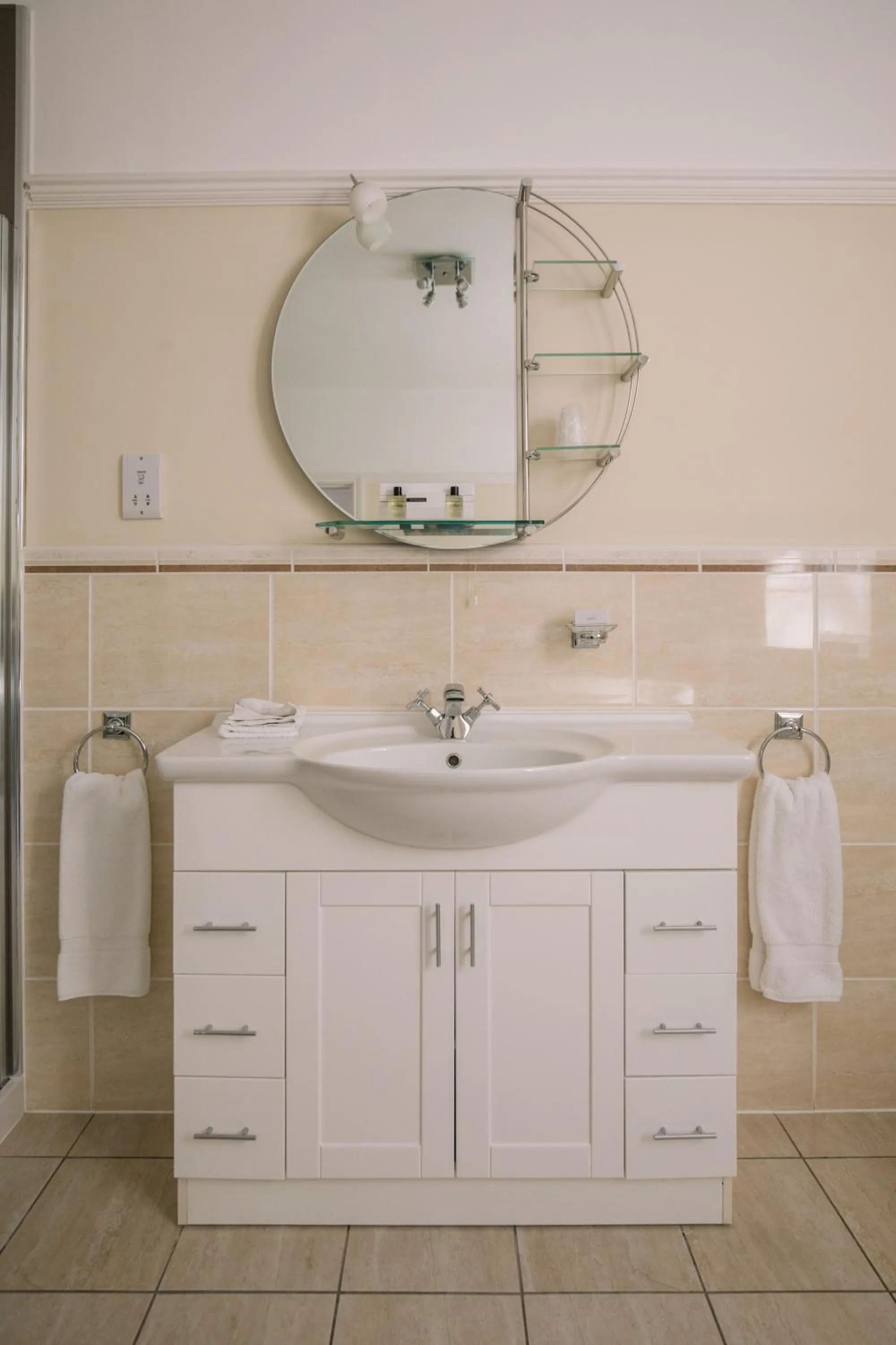 Bathroom in Hemswell Court